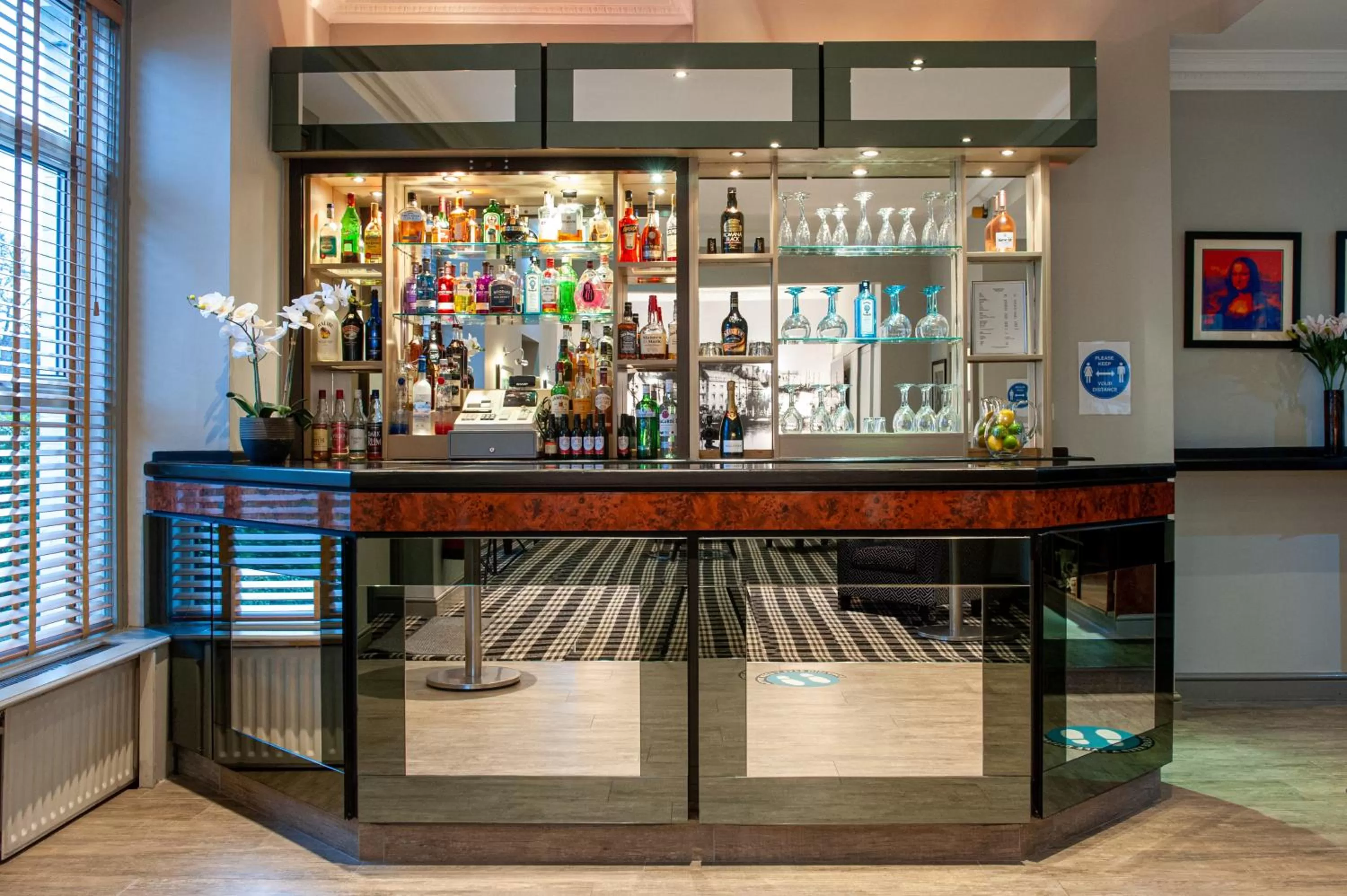 Lounge or bar in Osborne Hotel