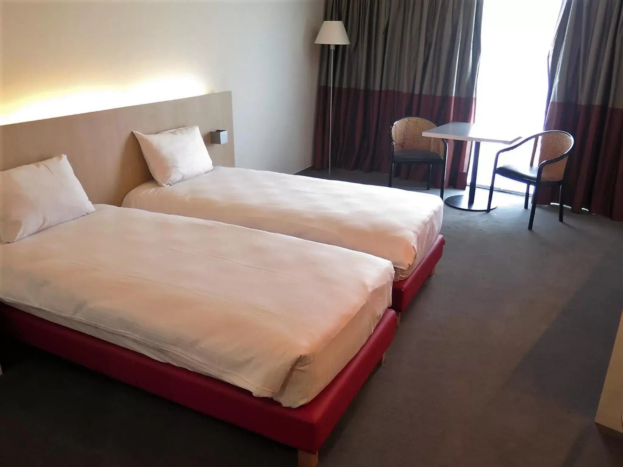 Budget Double or Twin Room in Parkhotel Roeselare Budget Double or Twin Room in Parkhotel Roeselare