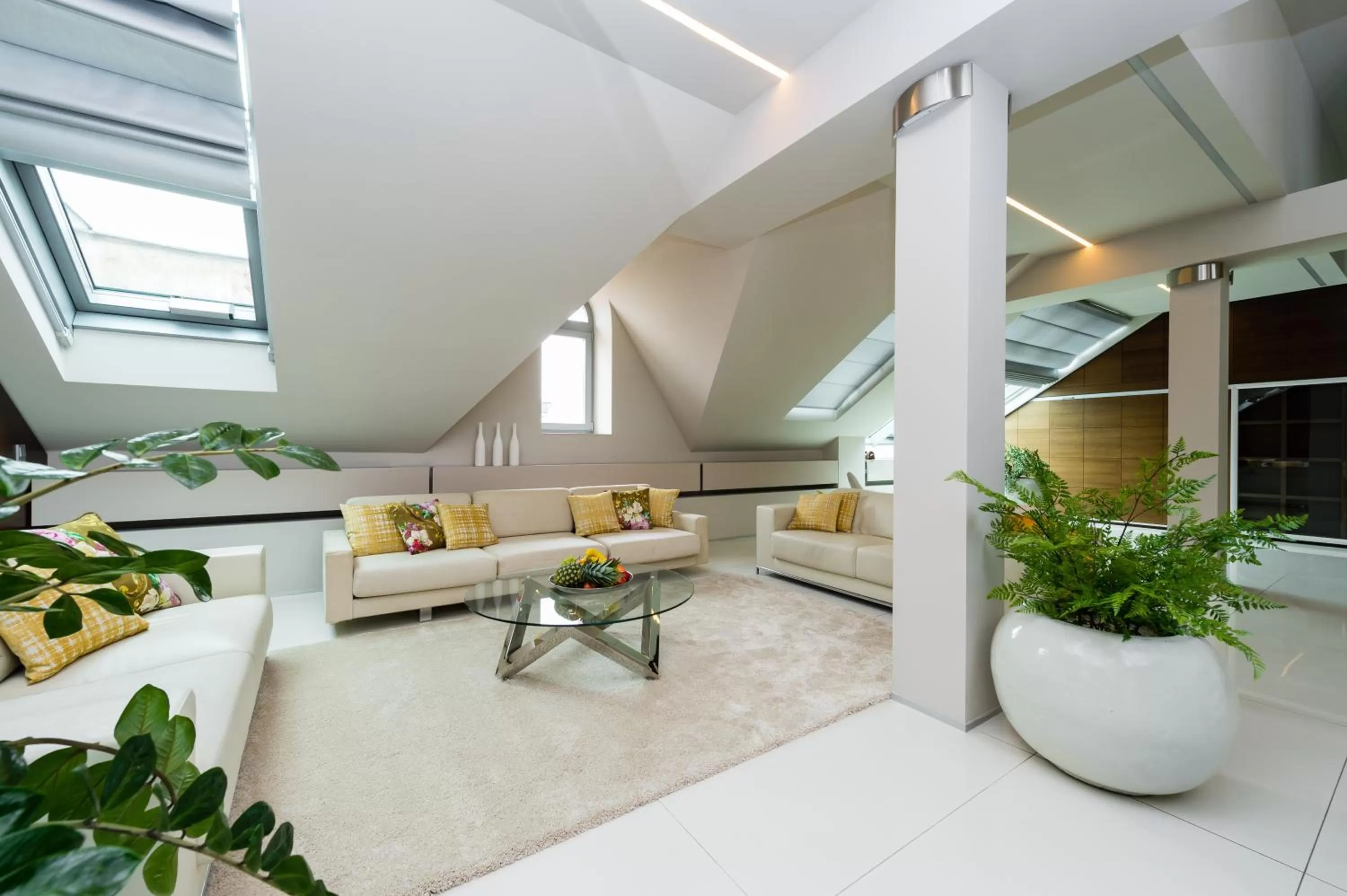 Living room in Grand Central Residence by TKC