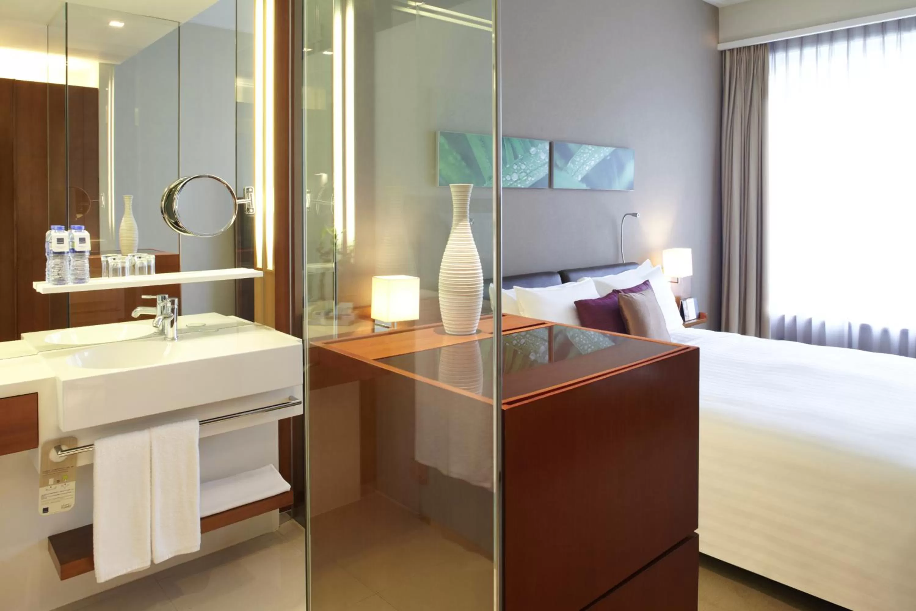 Bathroom, Bed in Novotel Citygate Hong Kong