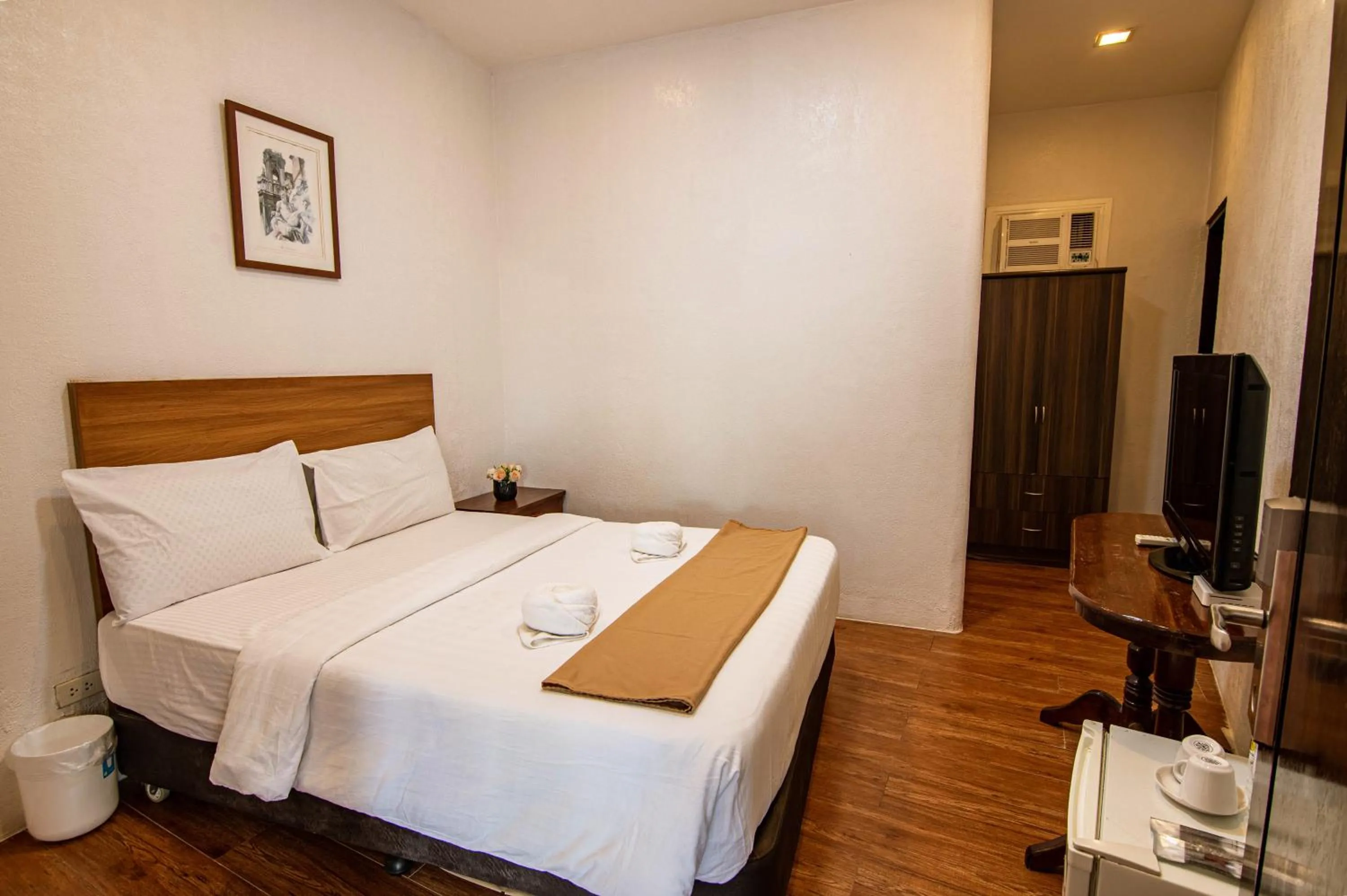 Bedroom in Kiwi Hotel