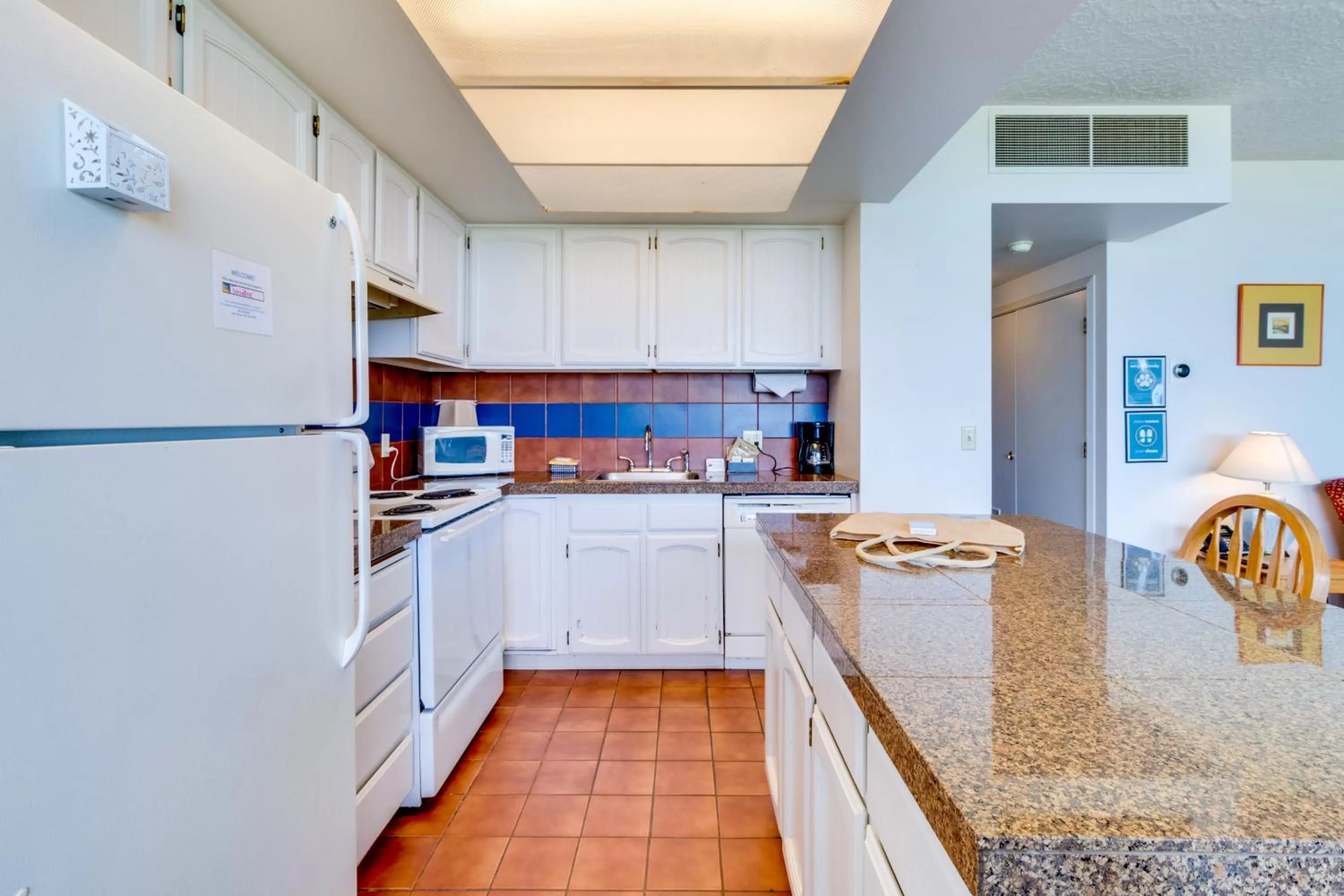 Kitchen/Kitchenette in Sand & Sea: The Promenade (100)