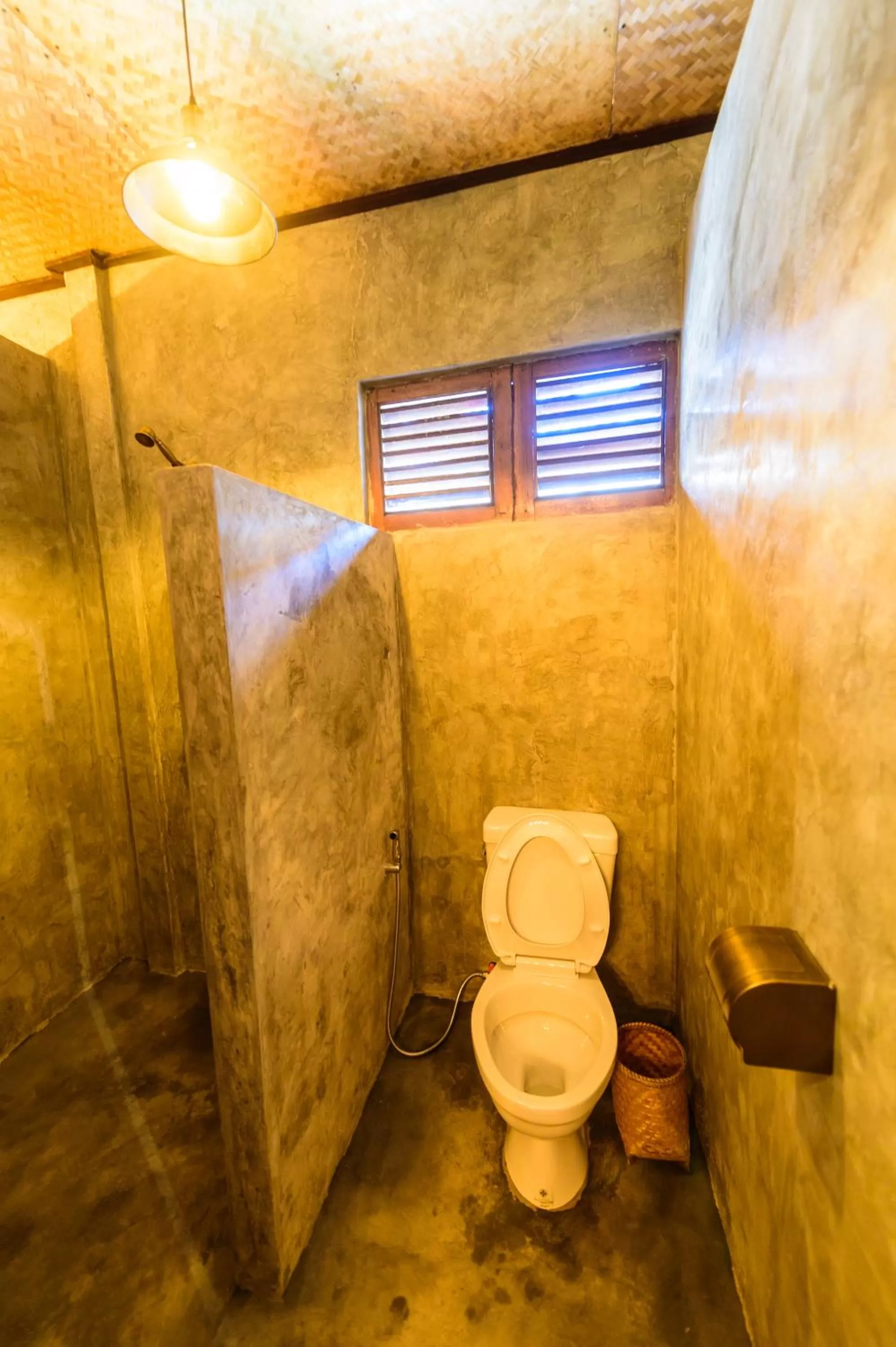 Area and facilities in Huan Amphan