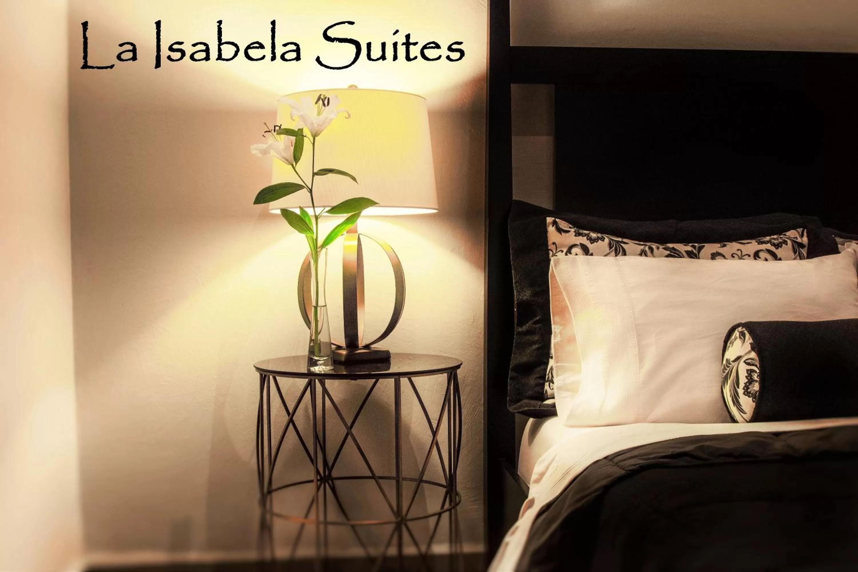 Decorative detail, Bed in La Isabela Suites