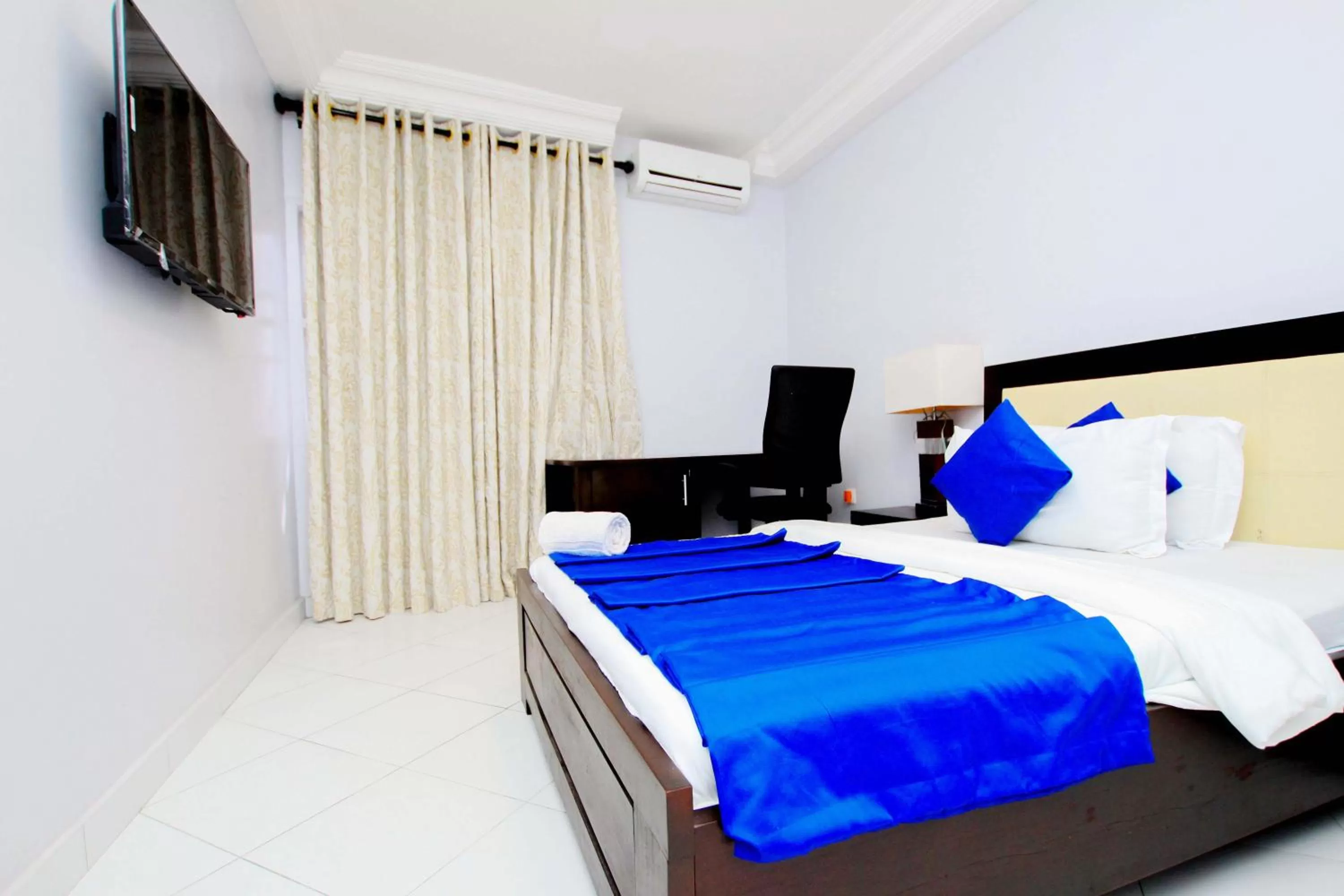 Bedroom, Bed in Hotel Galilée