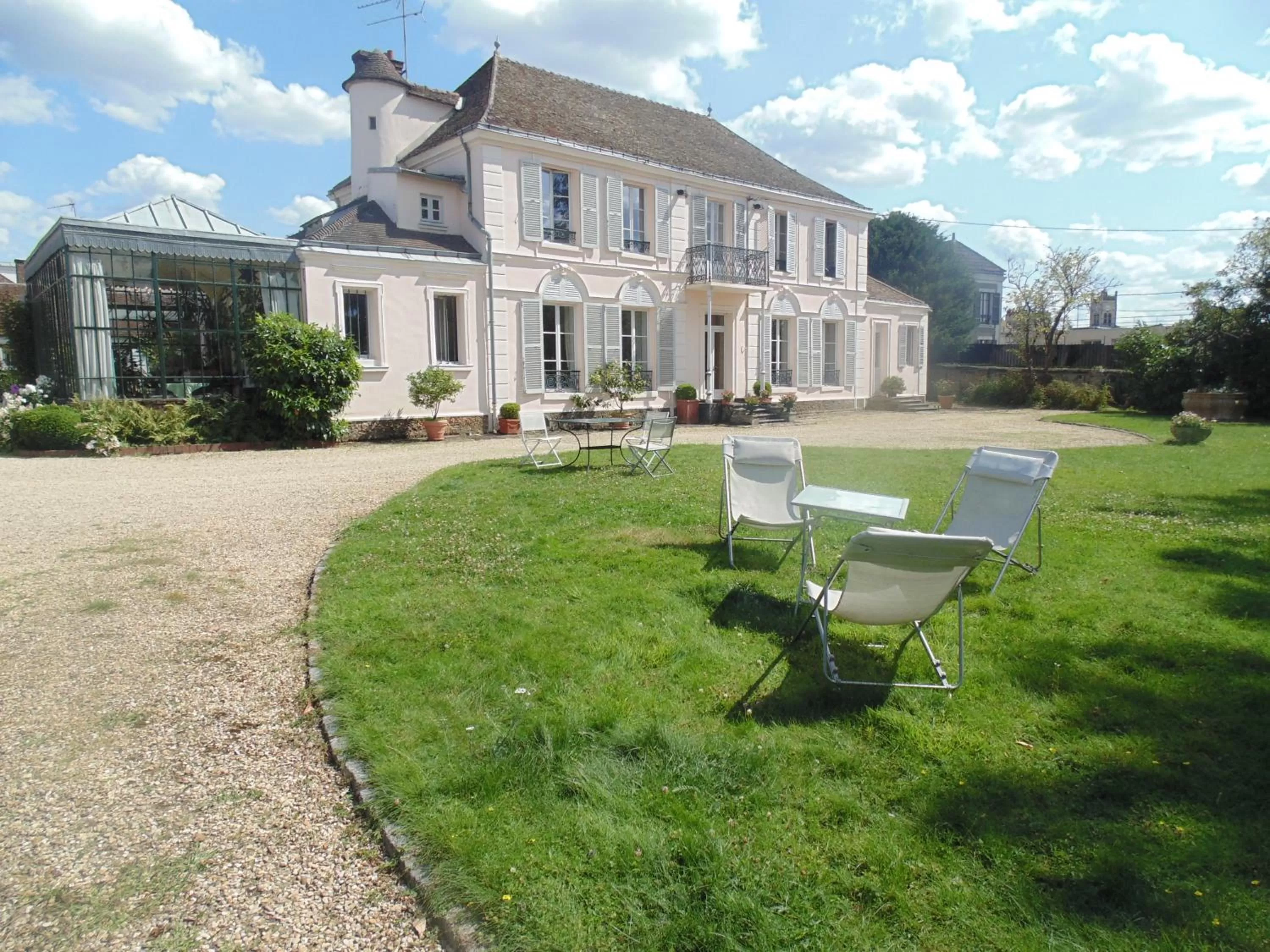 Property building in Clos Saint Nicolas