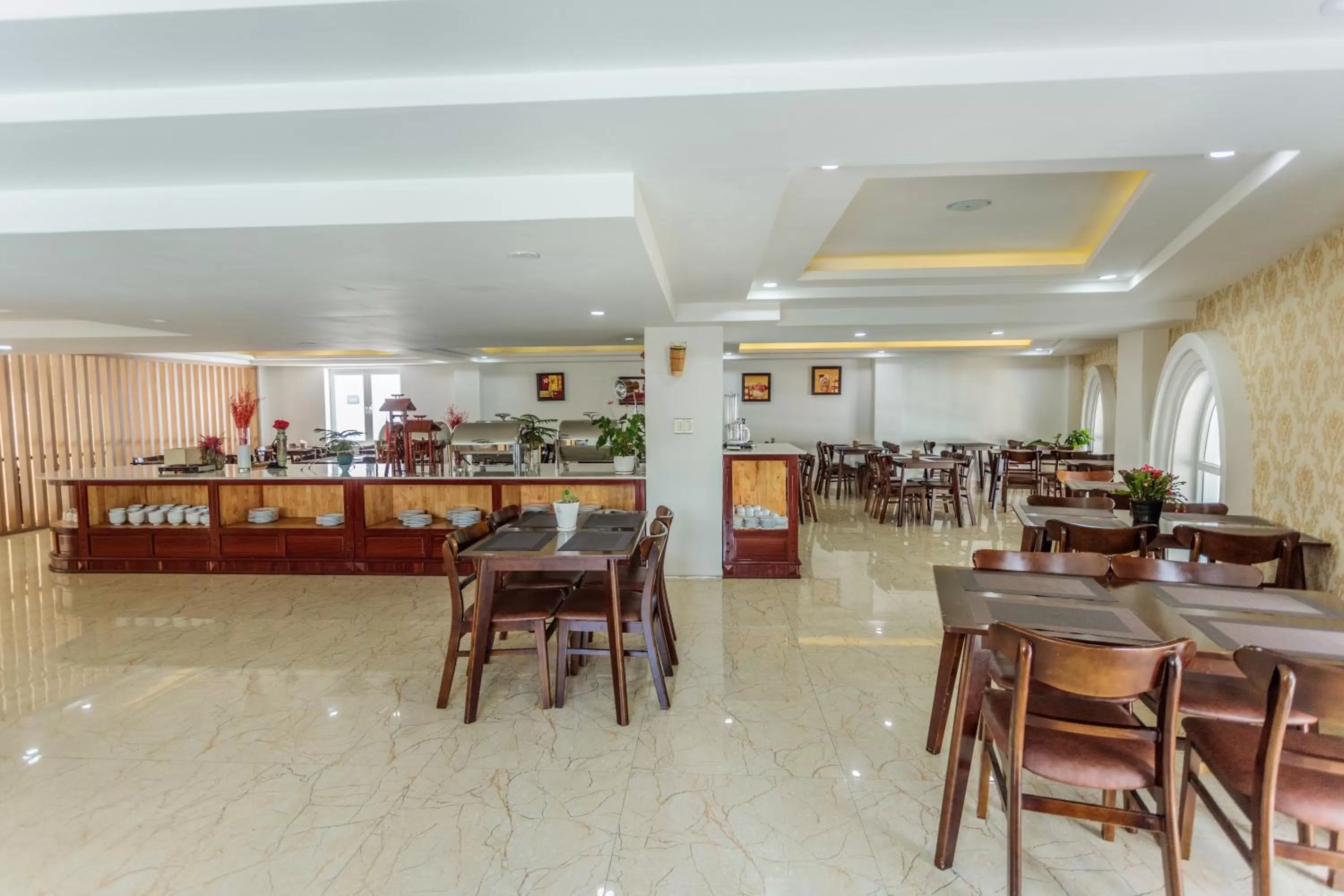Restaurant/Places to Eat in President Hotel