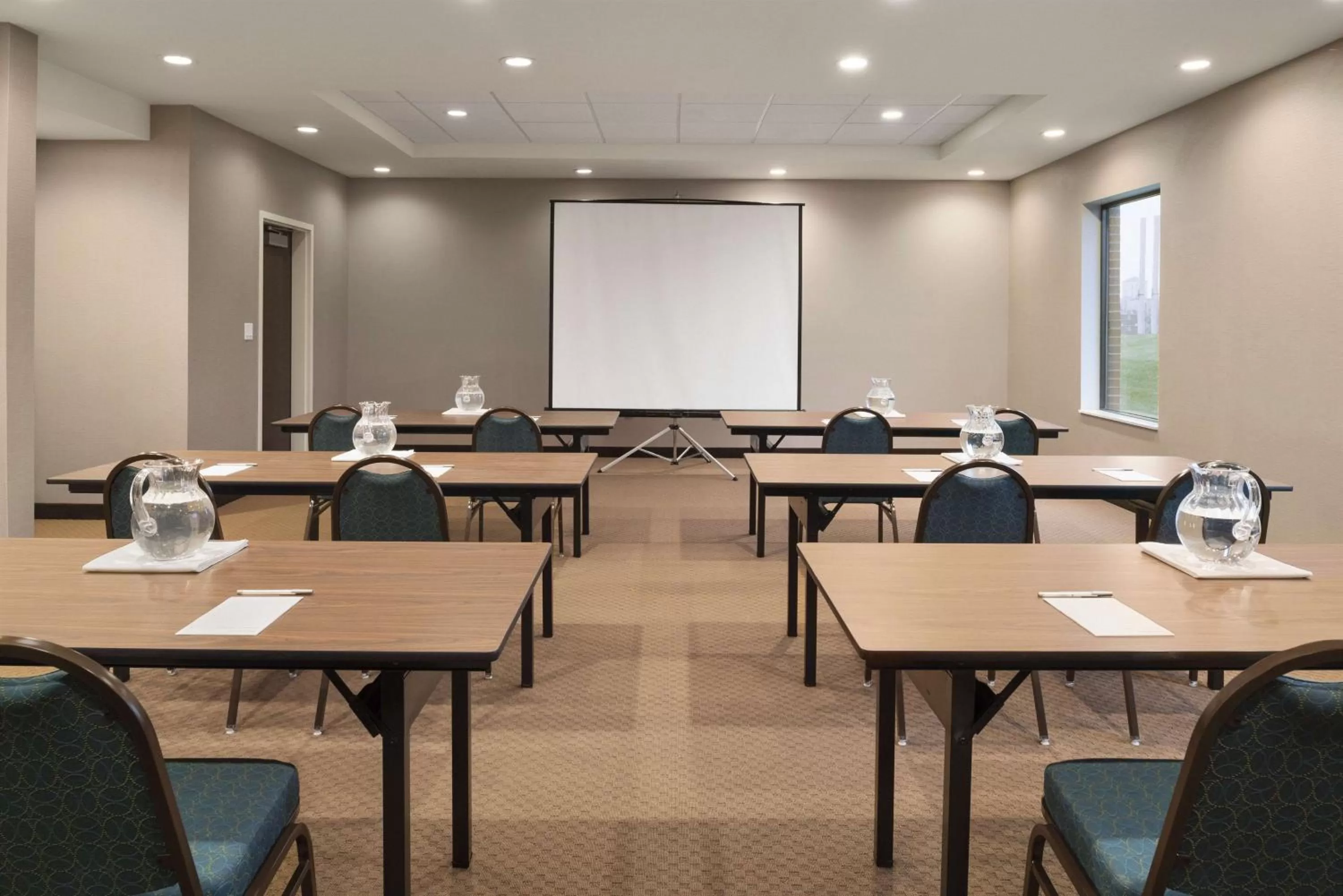 Meeting/conference room in Hampton Inn Lincoln Airport, Ne