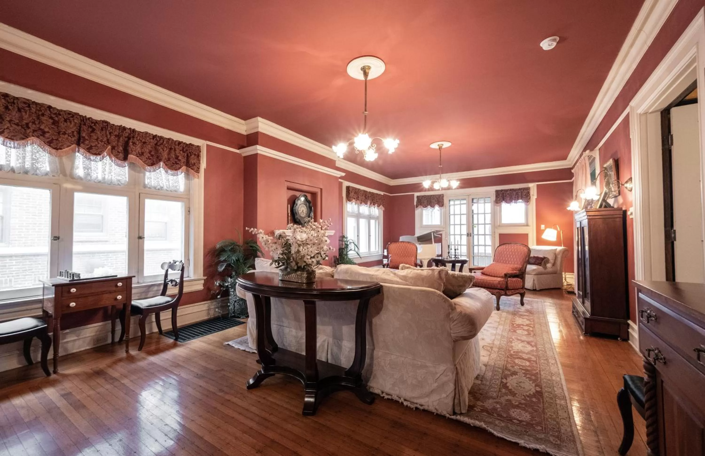 Living room in Stone Soup Inn