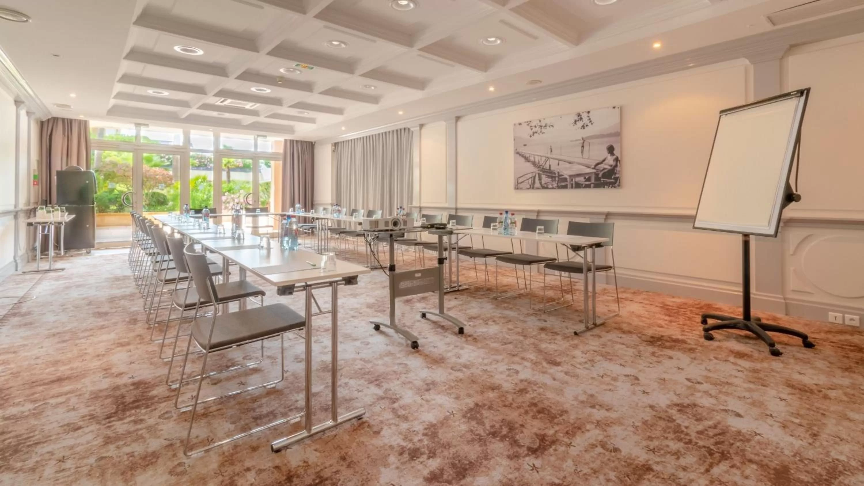 Meeting/conference room in Holiday Inn Nice - Port St Laurent by IHG