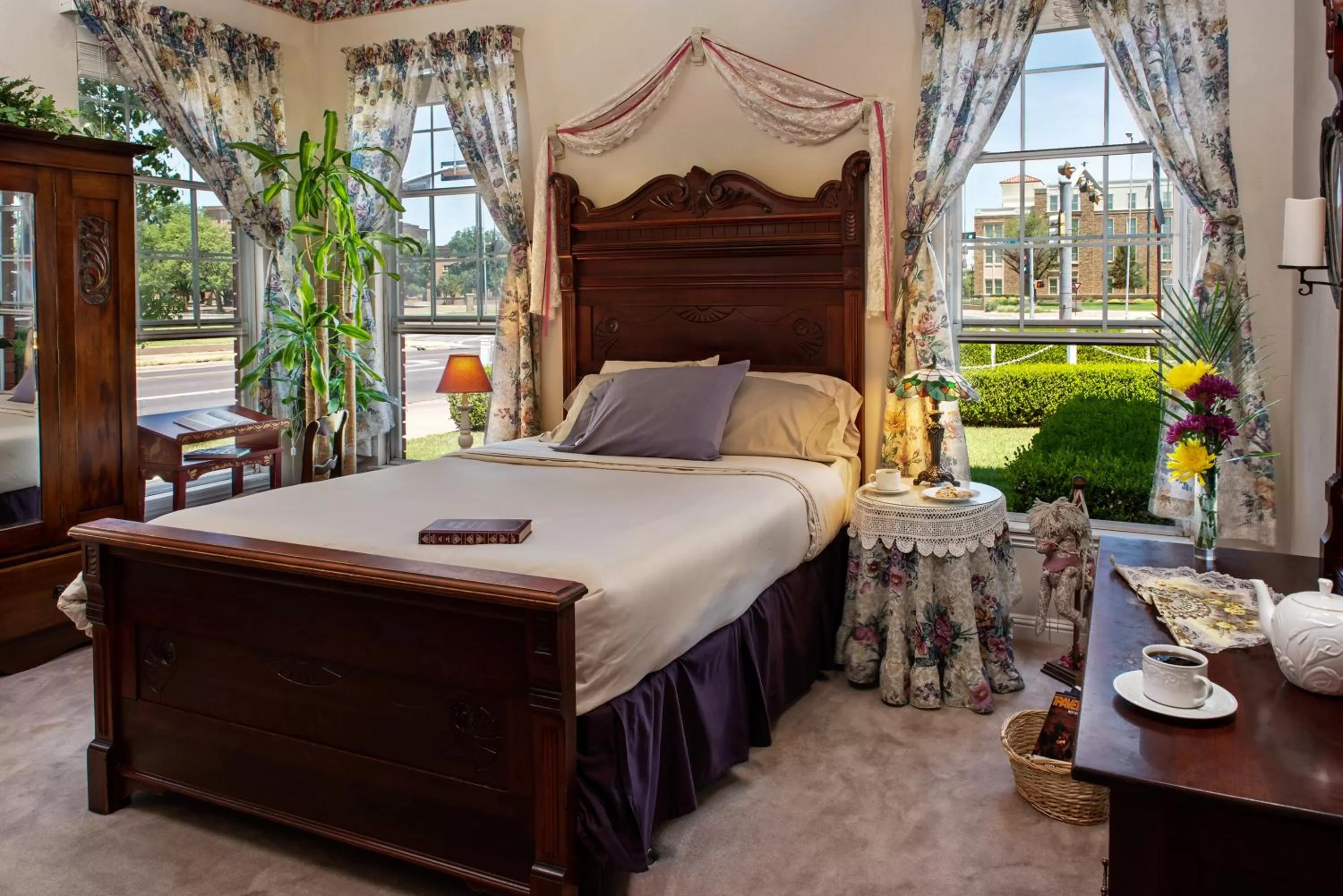 Bed in Woodrow House Bed & Breakfast