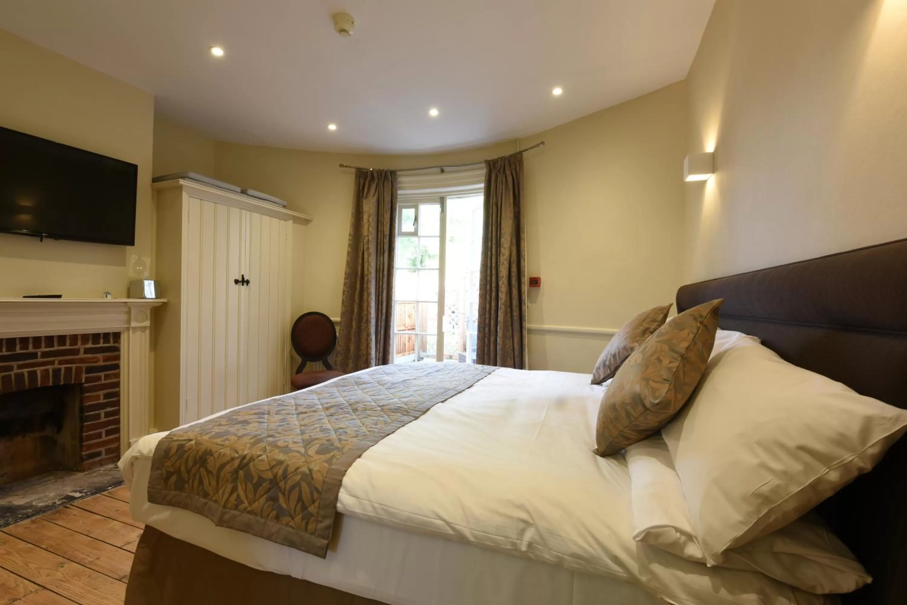 Bedroom, Bed in Sutherland House