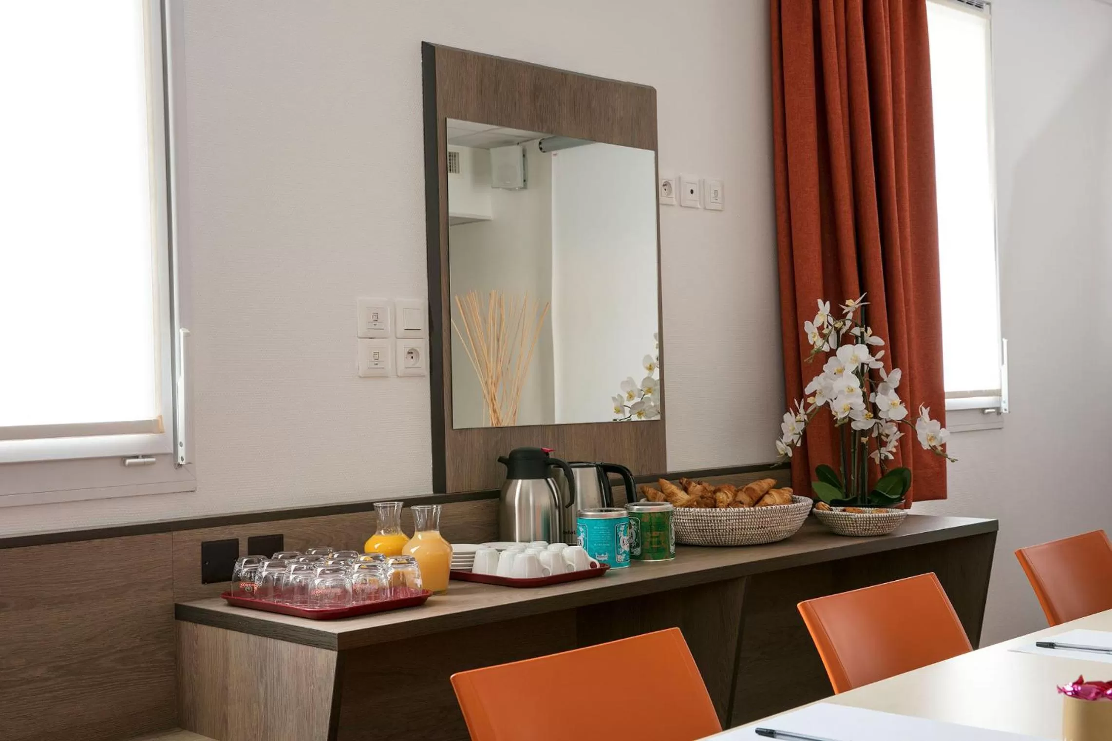 Meeting/conference room in Hotel Clermont Estaing