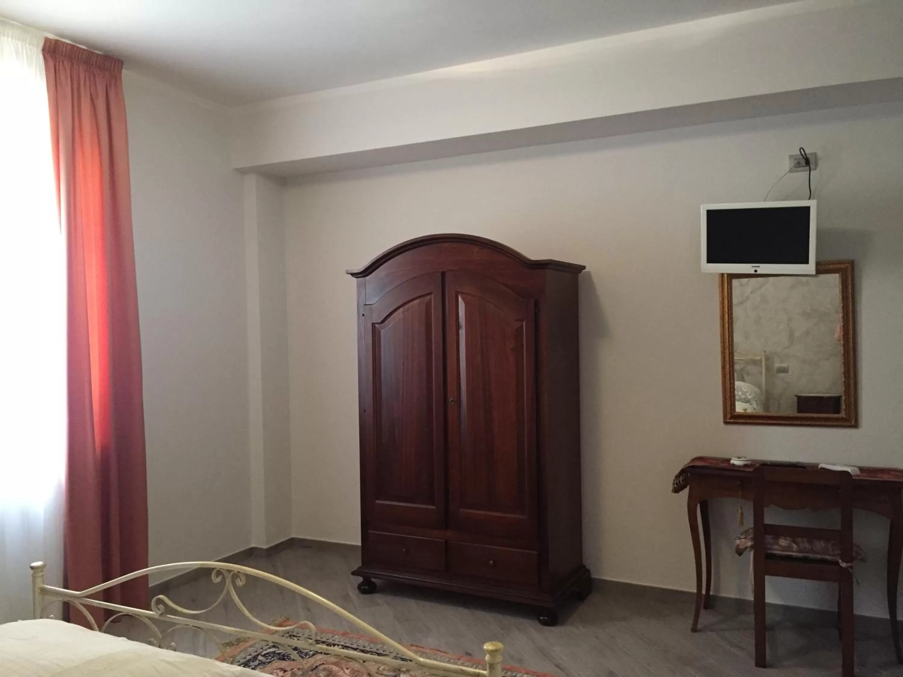 Photo of the whole room, Bed in San Michele