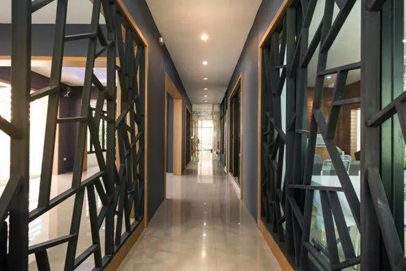 Facade/entrance in T.U.B. Mansion