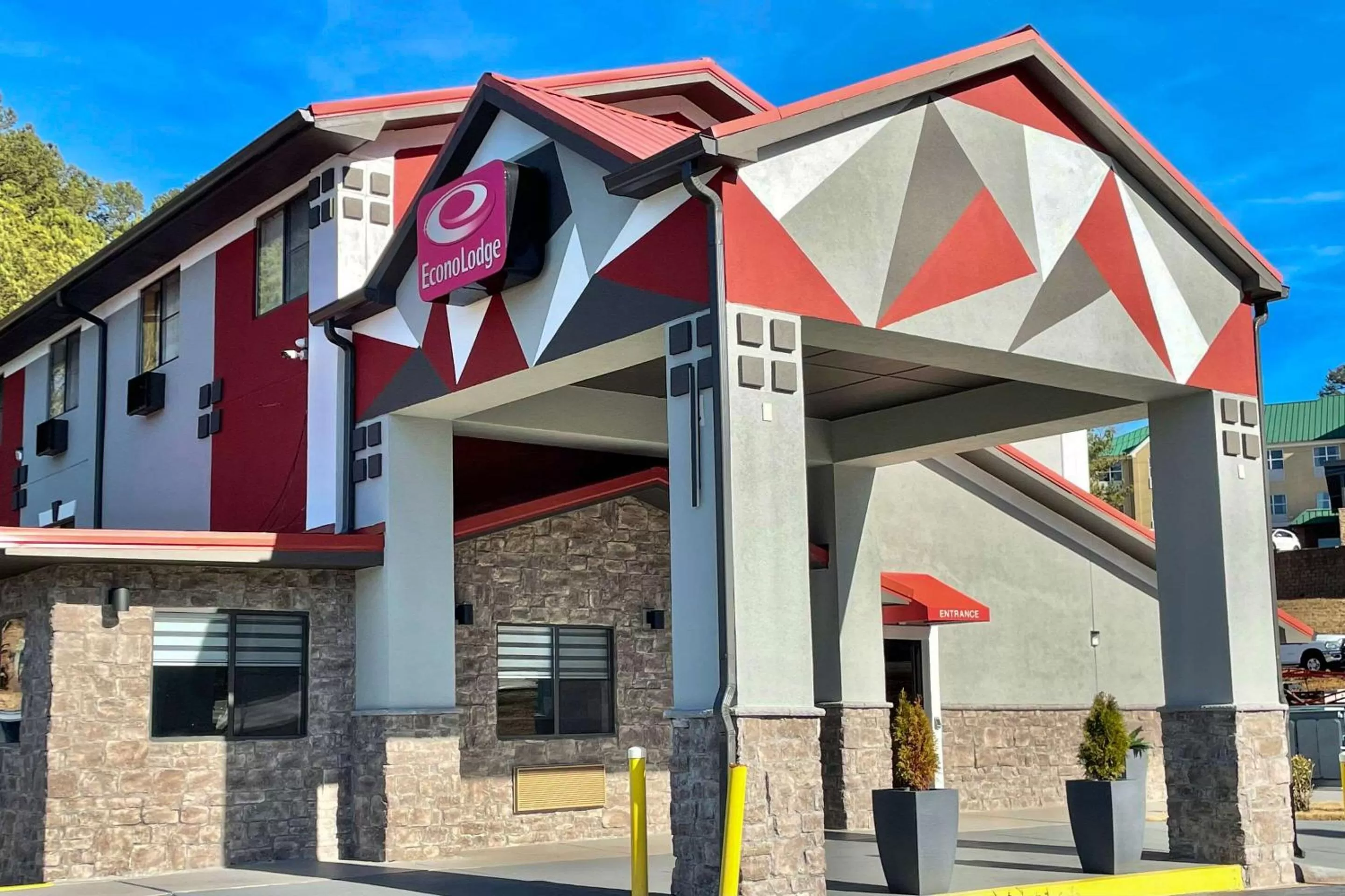 Property building in Econo Lodge Cartersville-Emerson Lake Point