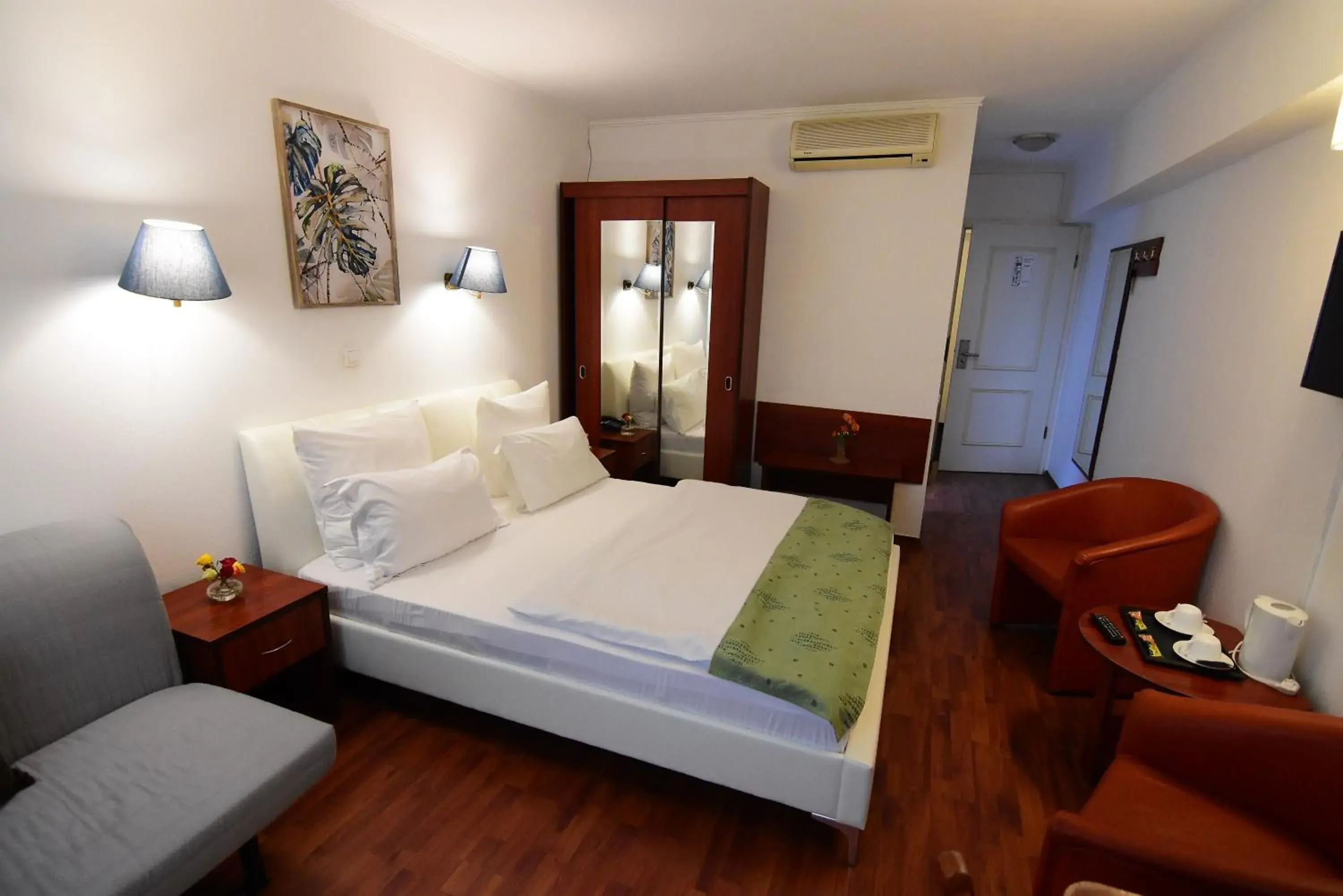 Standard Double in Atrium Hotel Bucharest City Center Standard Double in Atrium Hotel Bucharest City Center