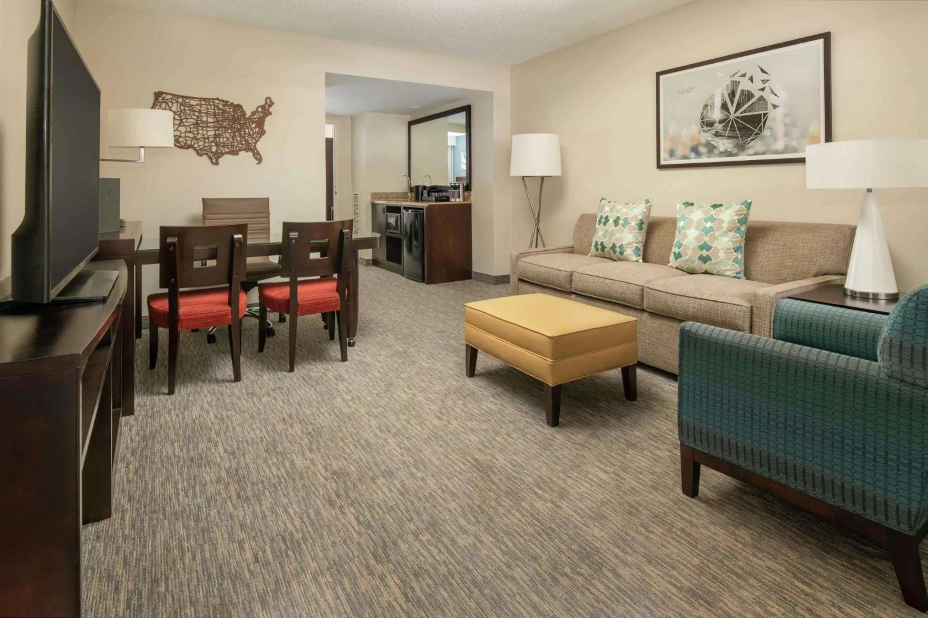 Bedroom in Embassy Suites By Hilton Seattle - Tacoma International Airport