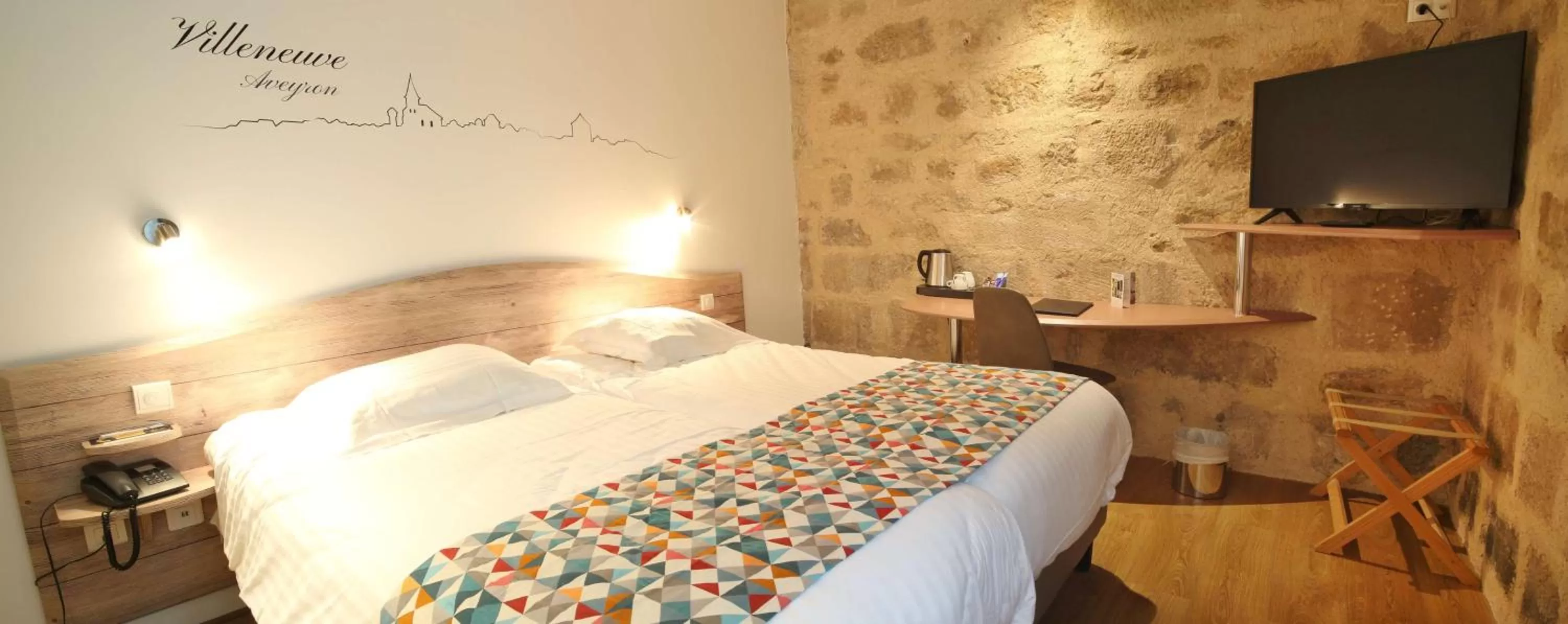 Photo of the whole room, Bed in Best Western Le Pont d'Or