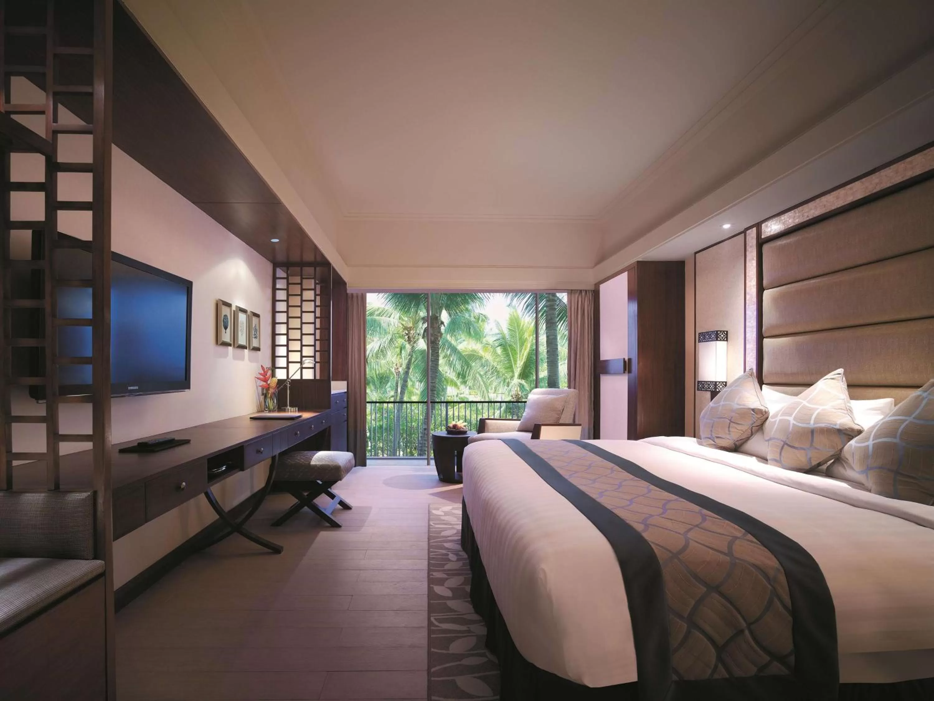Photo of the whole room, Bed in Shangri-La Mactan, Cebu