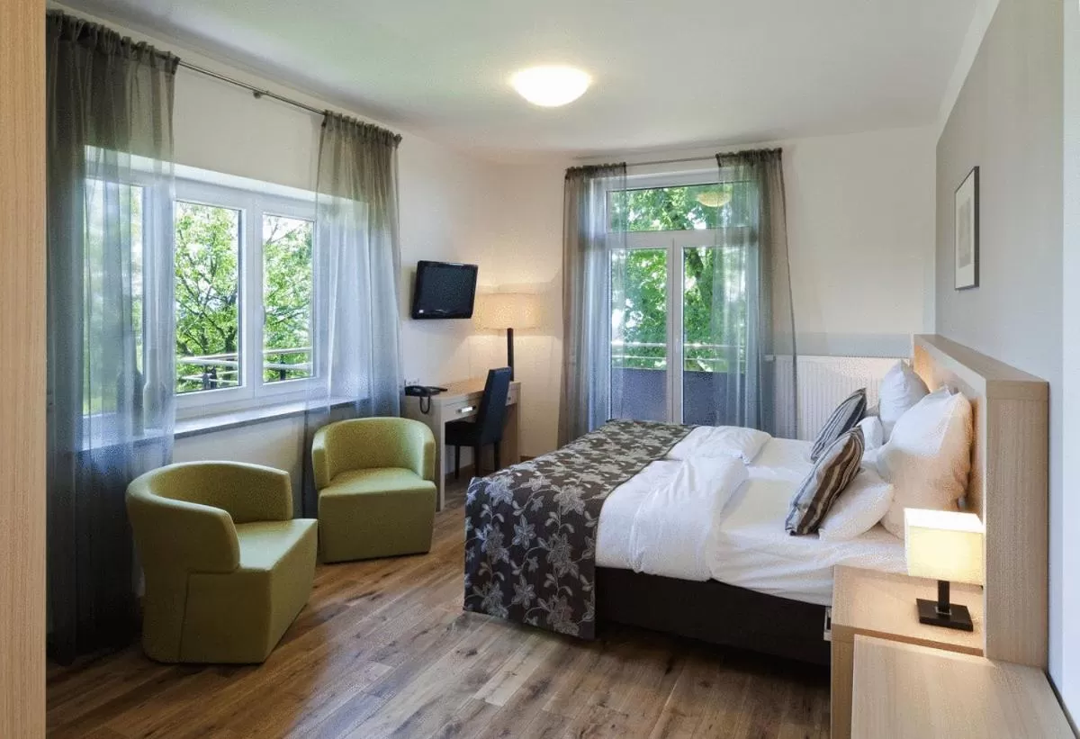 Photo of the whole room in Bodensee-Hotel Sonnenhof