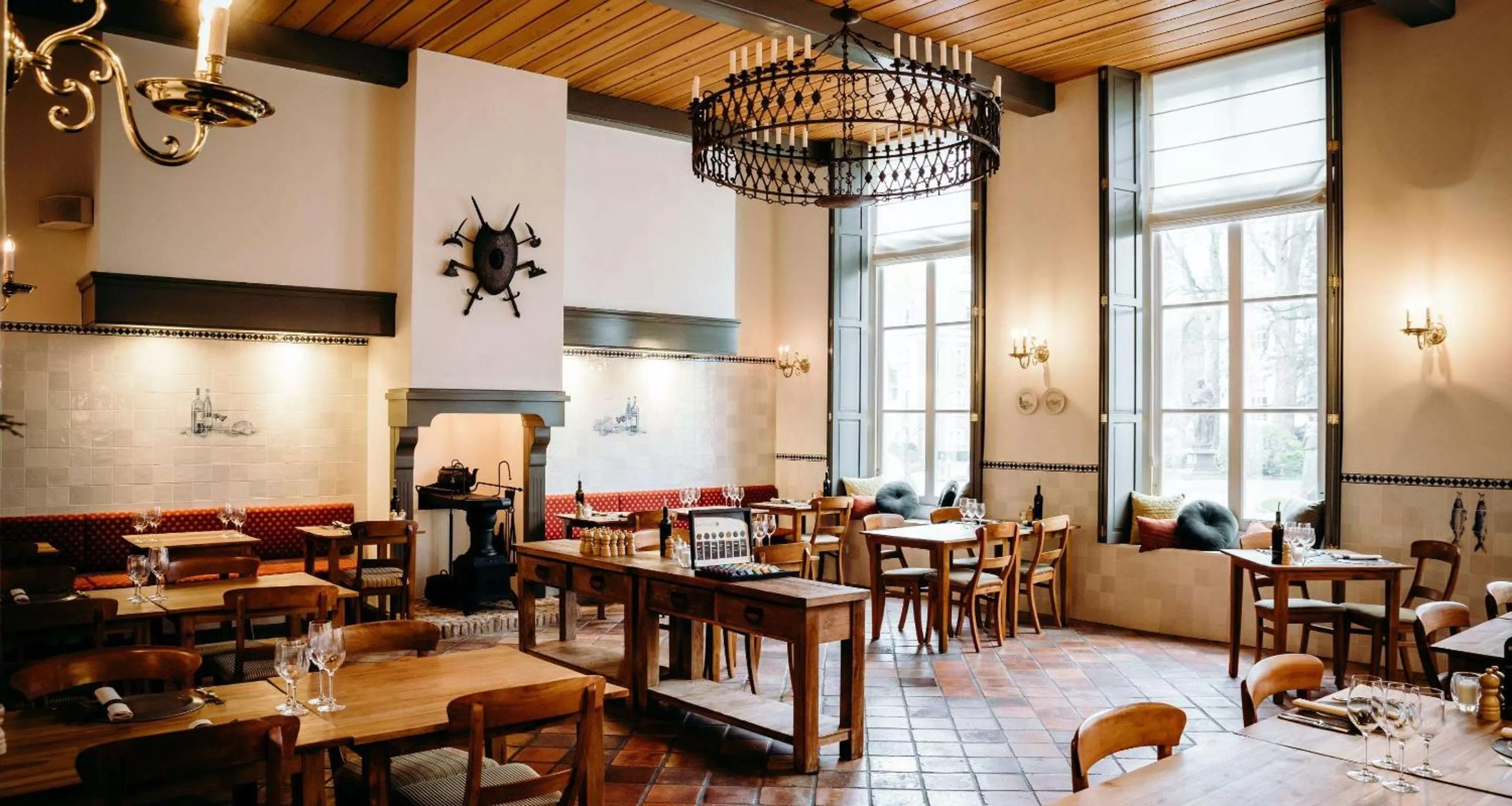 Restaurant/places to eat in Grand Hotel Karel V