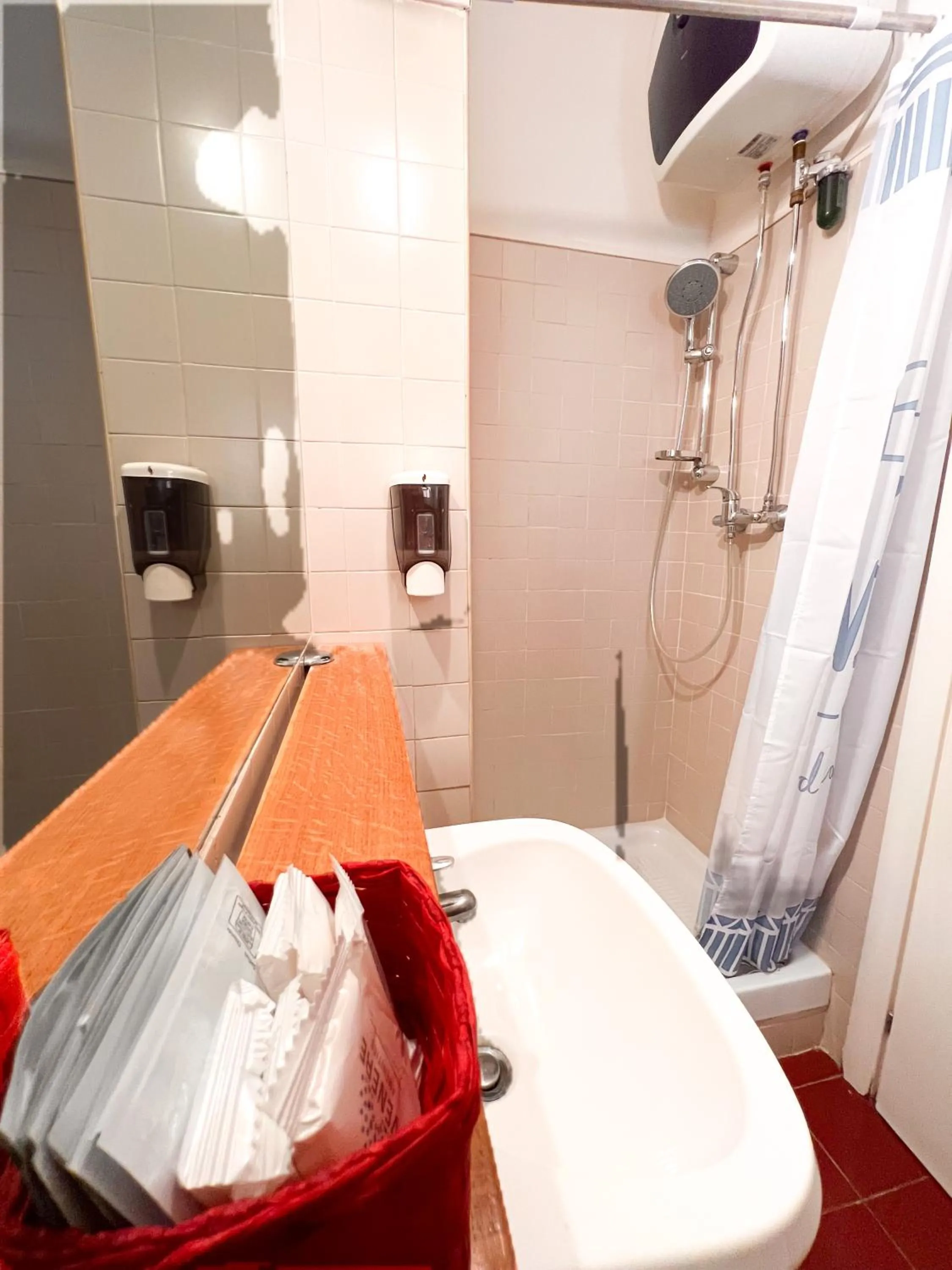 Bathroom in Booking House Rome