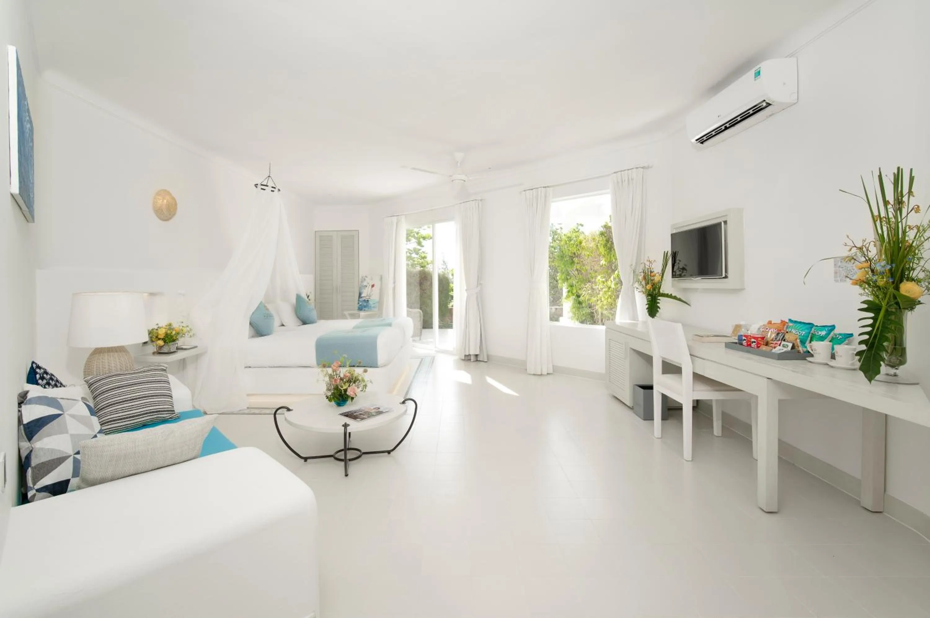 Photo of the whole room in Fleur de Lys Resort & Spa Long Hai