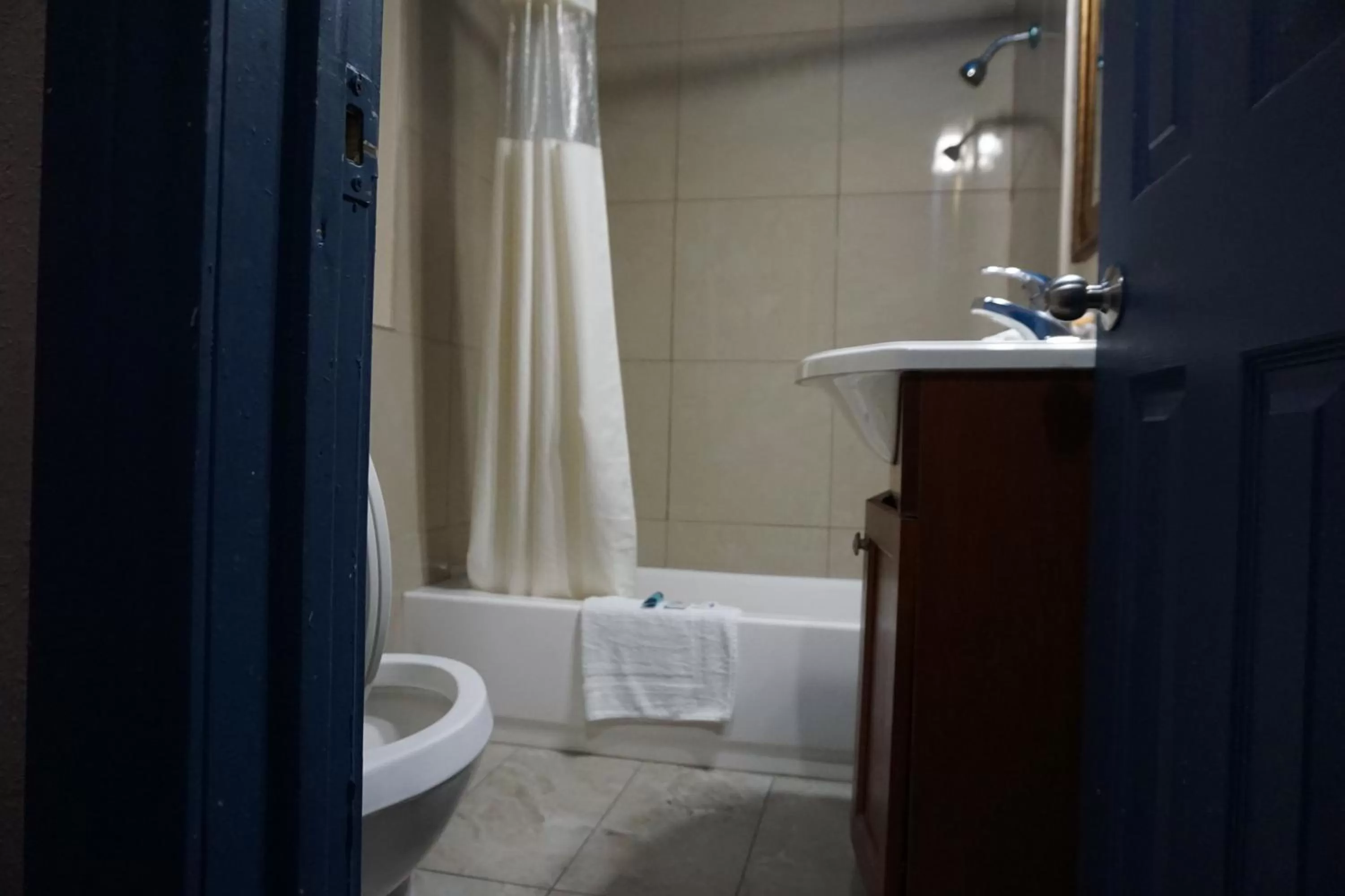 Bathroom in Star Light Inn