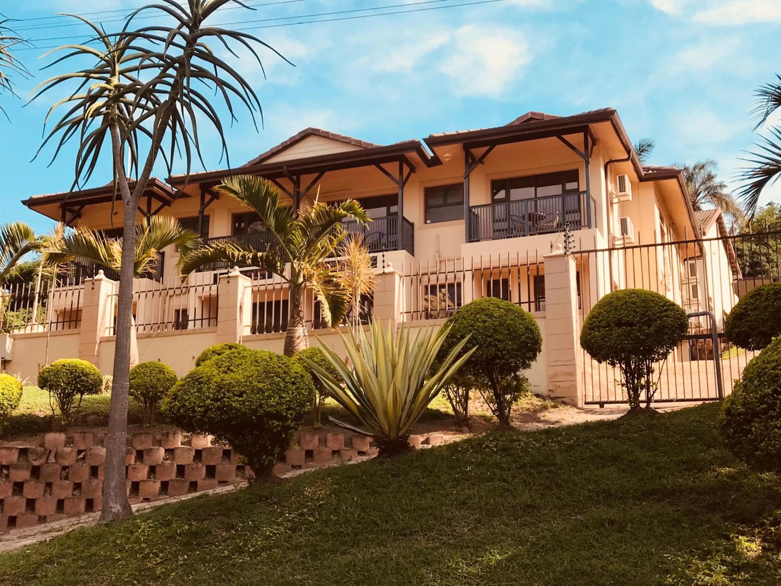 Property building in Jay and Bee Guesthouse