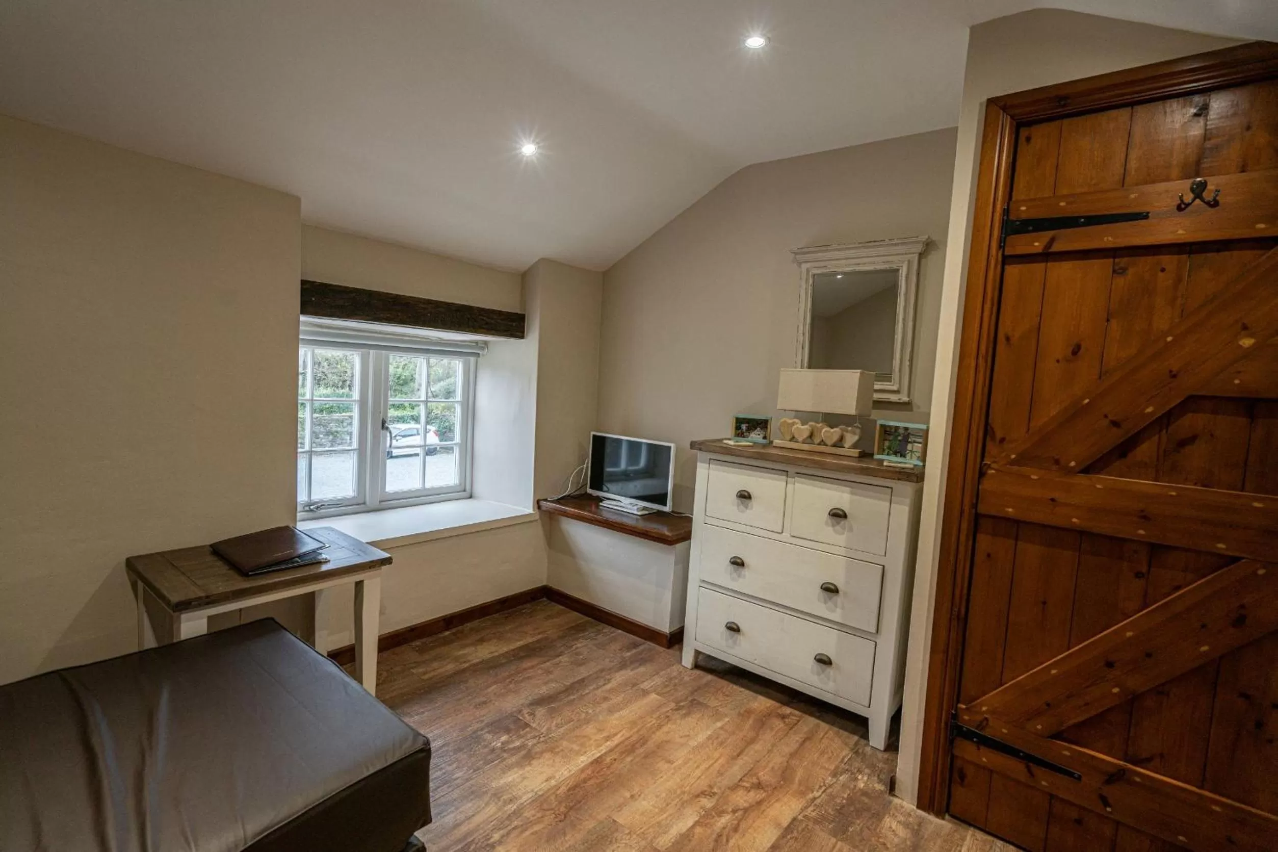 Living room in Grapes Hotel, Bar & Restaurant Snowdonia Nr Zip World