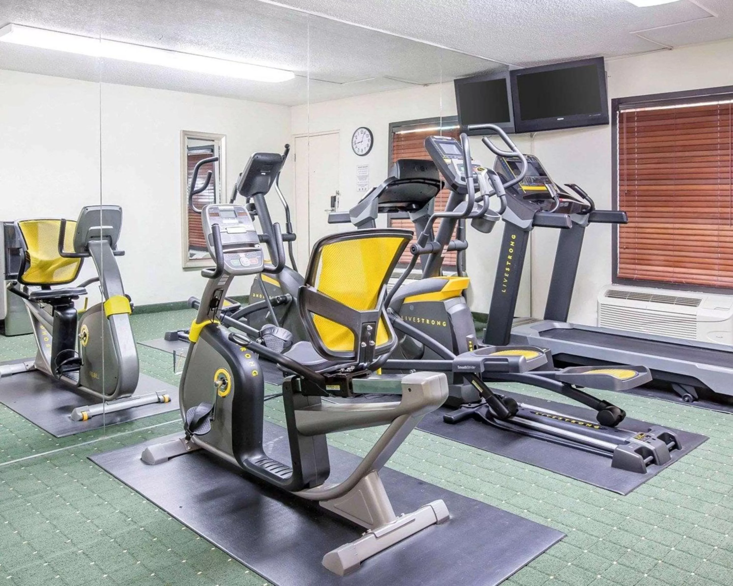 Fitness centre/facilities in Quality Inn Macon West