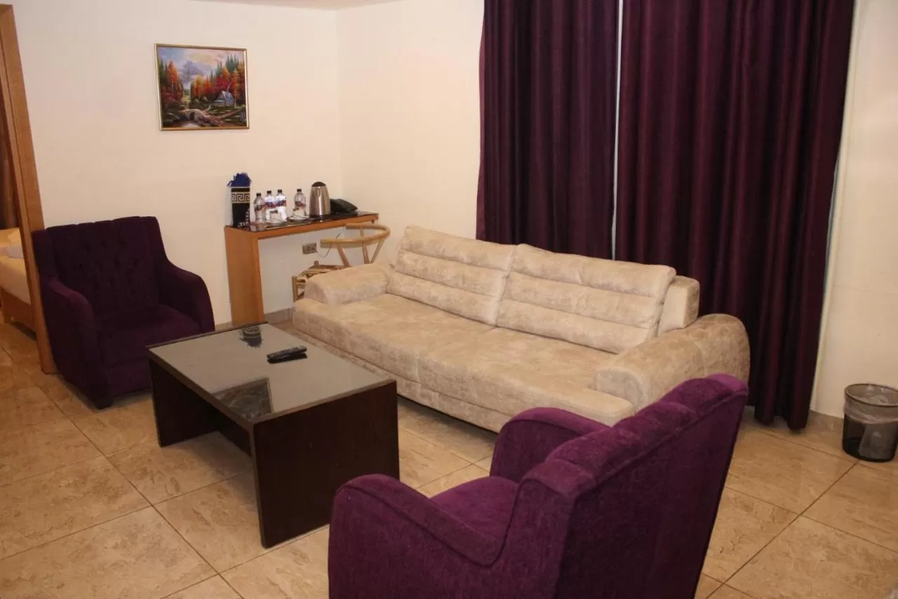 Living room, Seating Area in Jawharet Alswefiah Hotel Suites