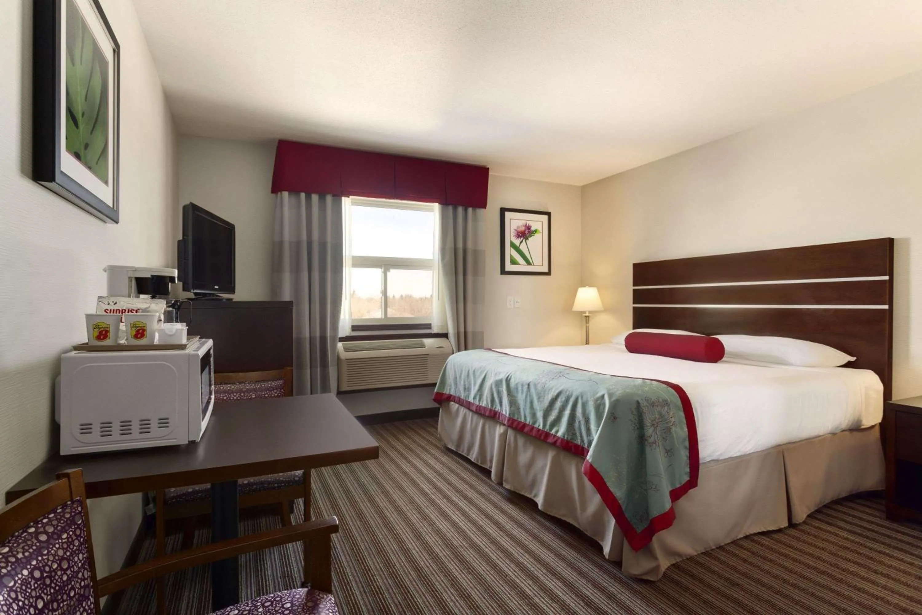 Photo of the whole room, Bed in Super 8 by Wyndham Saskatoon Near Downtown