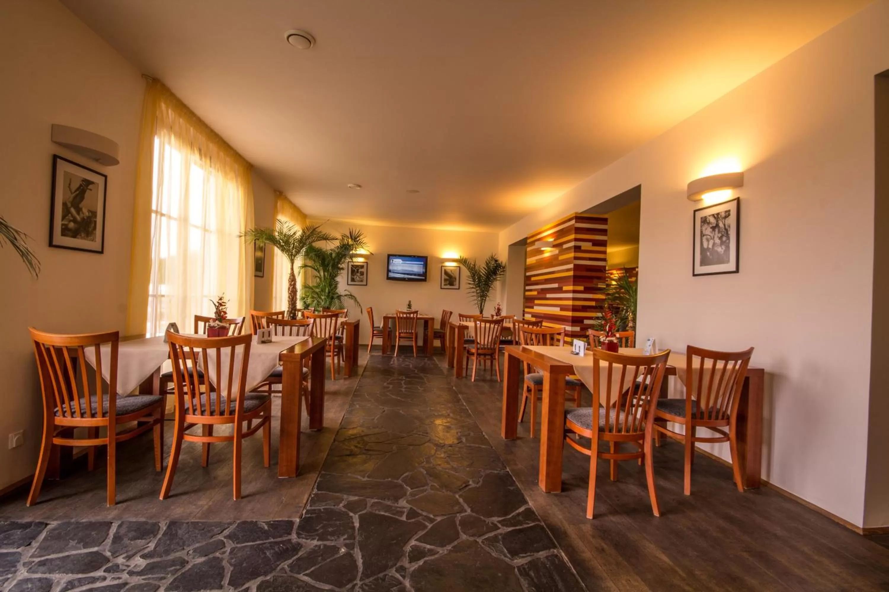 Restaurant/Places to Eat in Hotel Maroli Mikulov