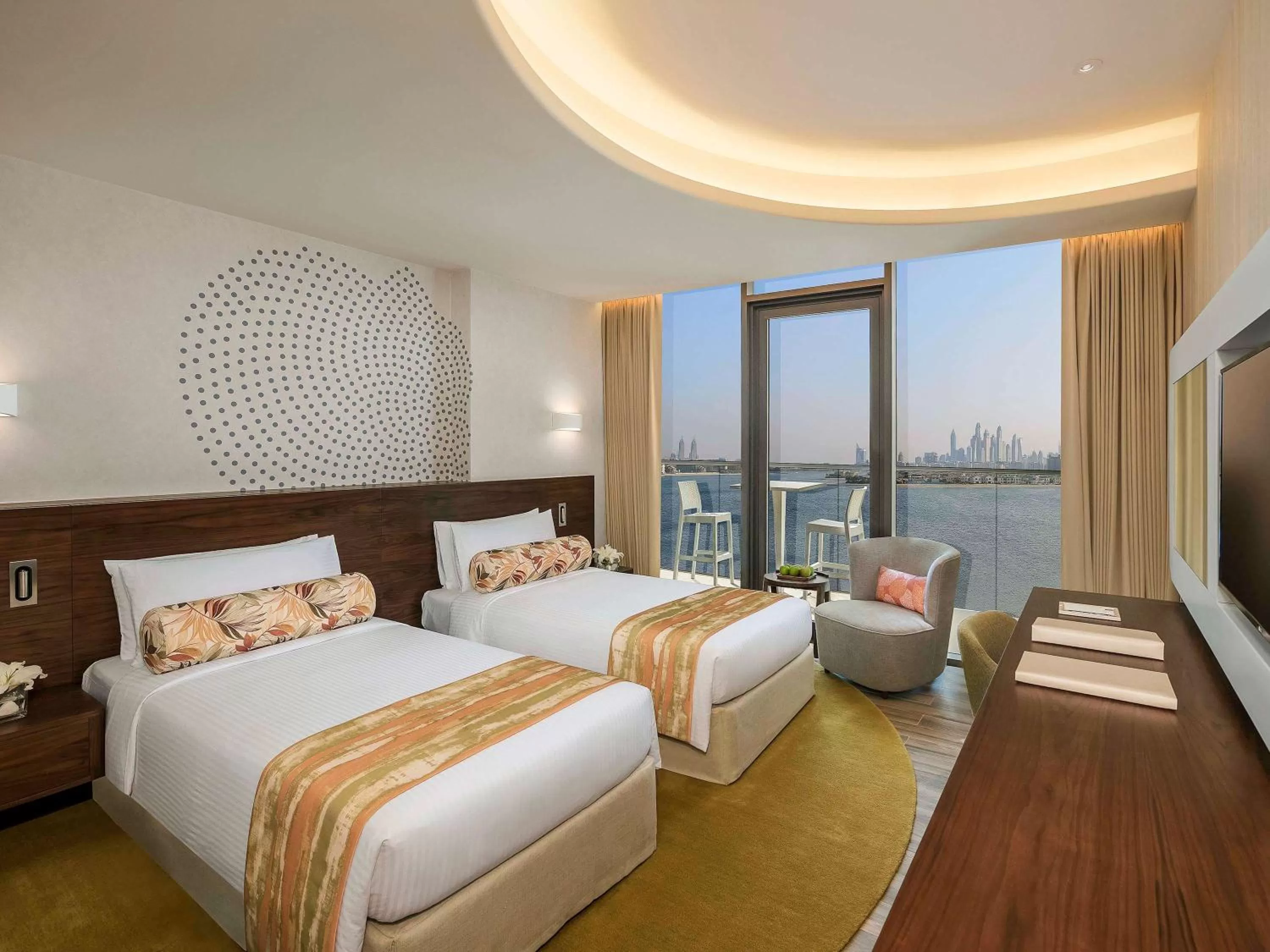 Photo of the whole room, Bed in The Retreat Palm Dubai MGallery by Sofitel