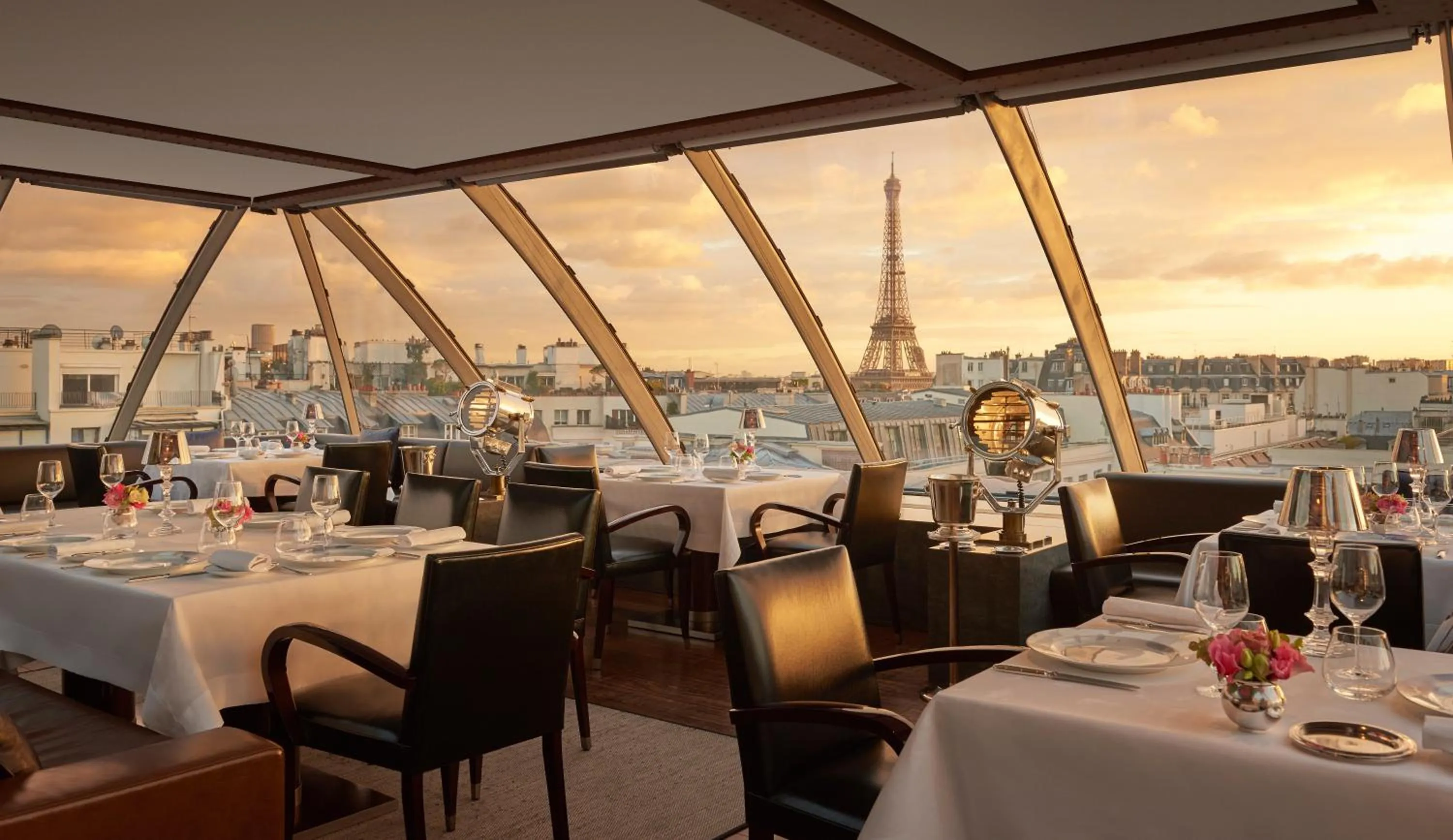 Restaurant/places to eat in The Peninsula Paris