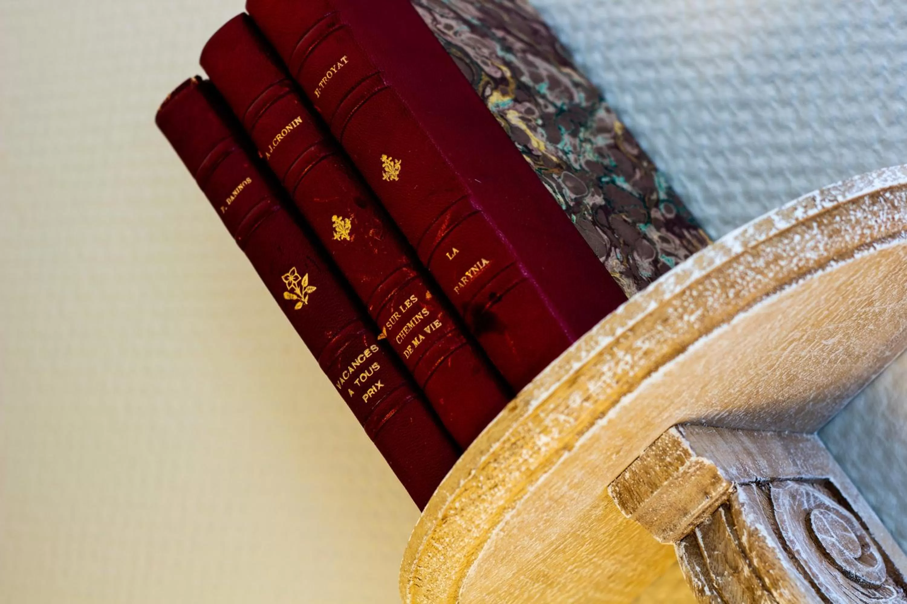 Decorative detail in Hôtel de France