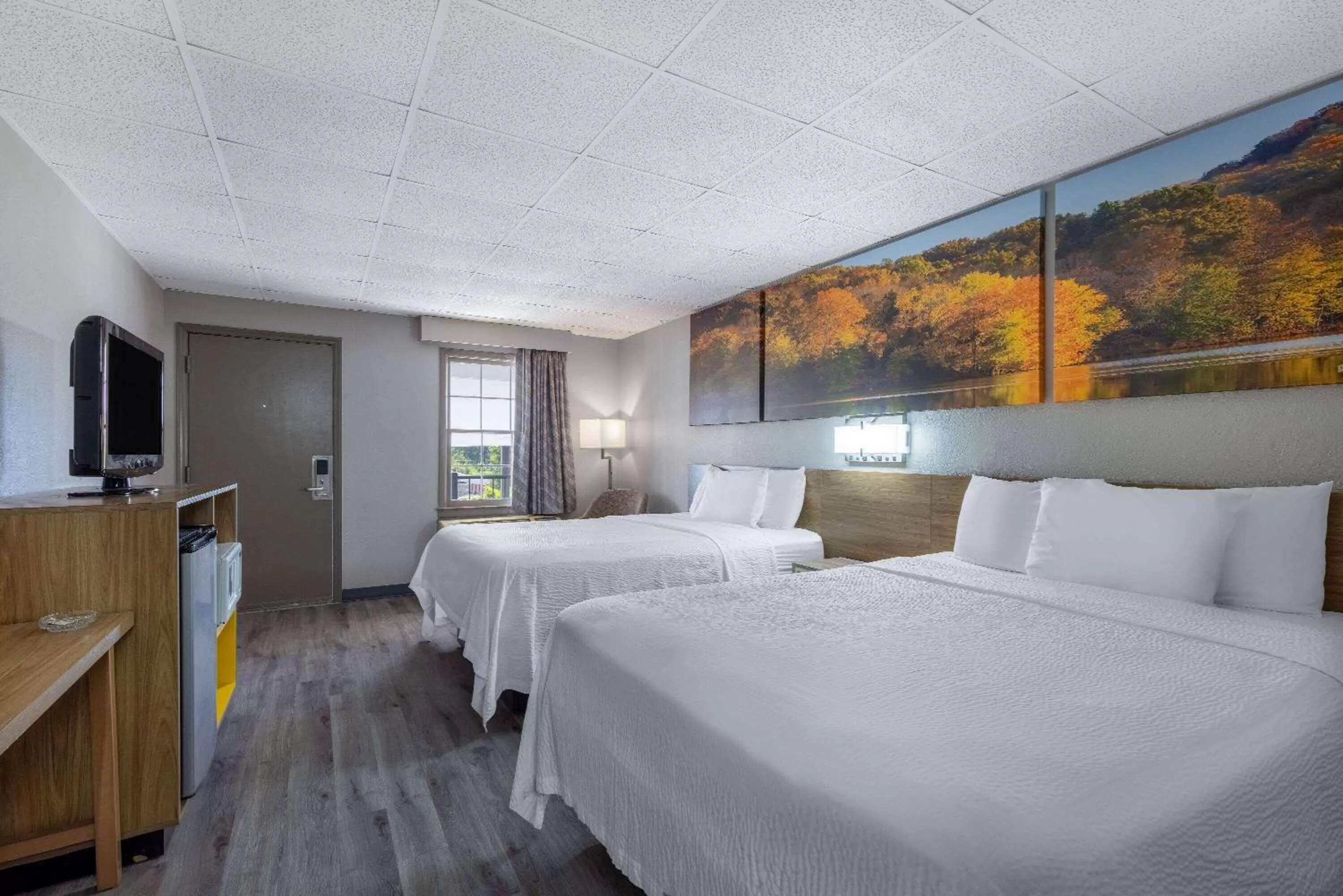 Photo of the whole room, Bed in Days Inn by Wyndham Lincolnton