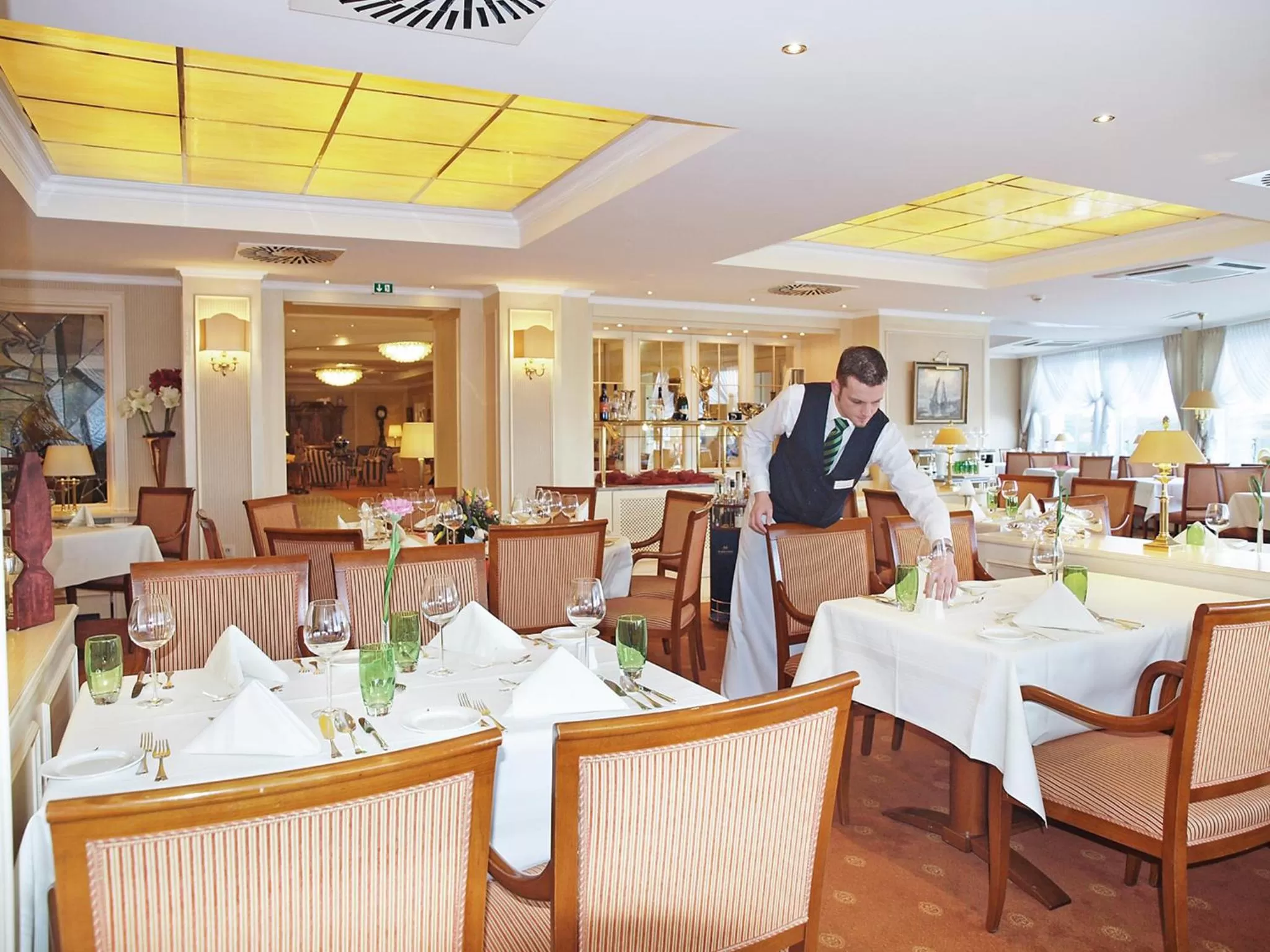 Restaurant/places to eat in Strandhotel Duhnen