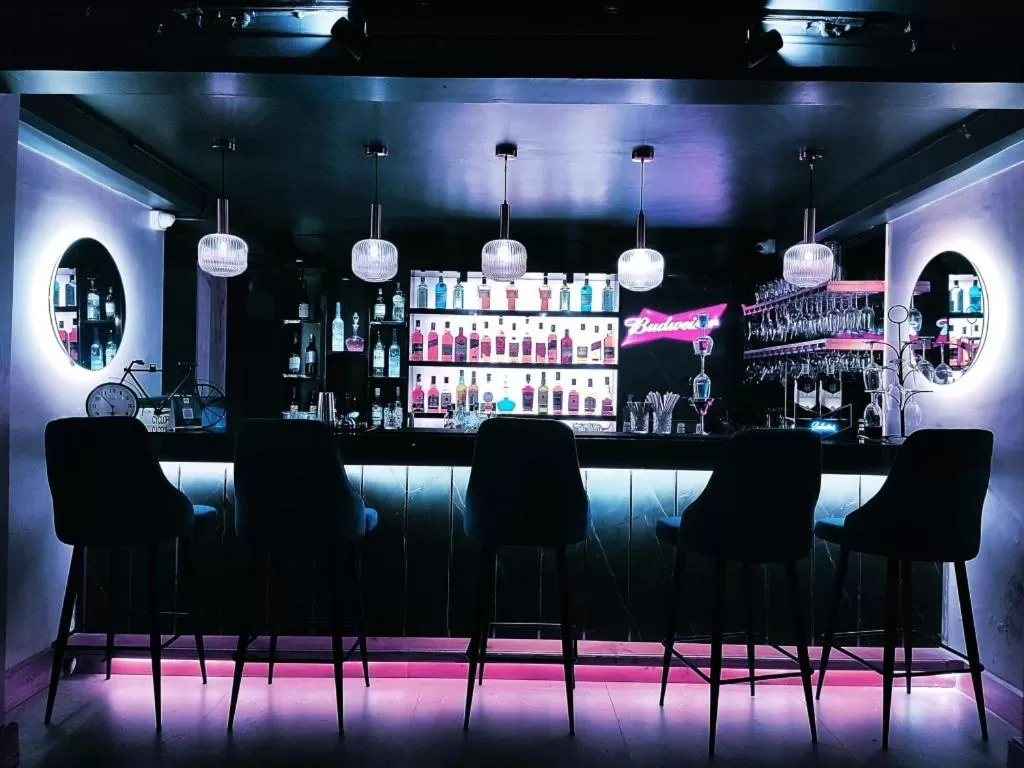 Restaurant/places to eat in Mount Conifer Suites & Spa