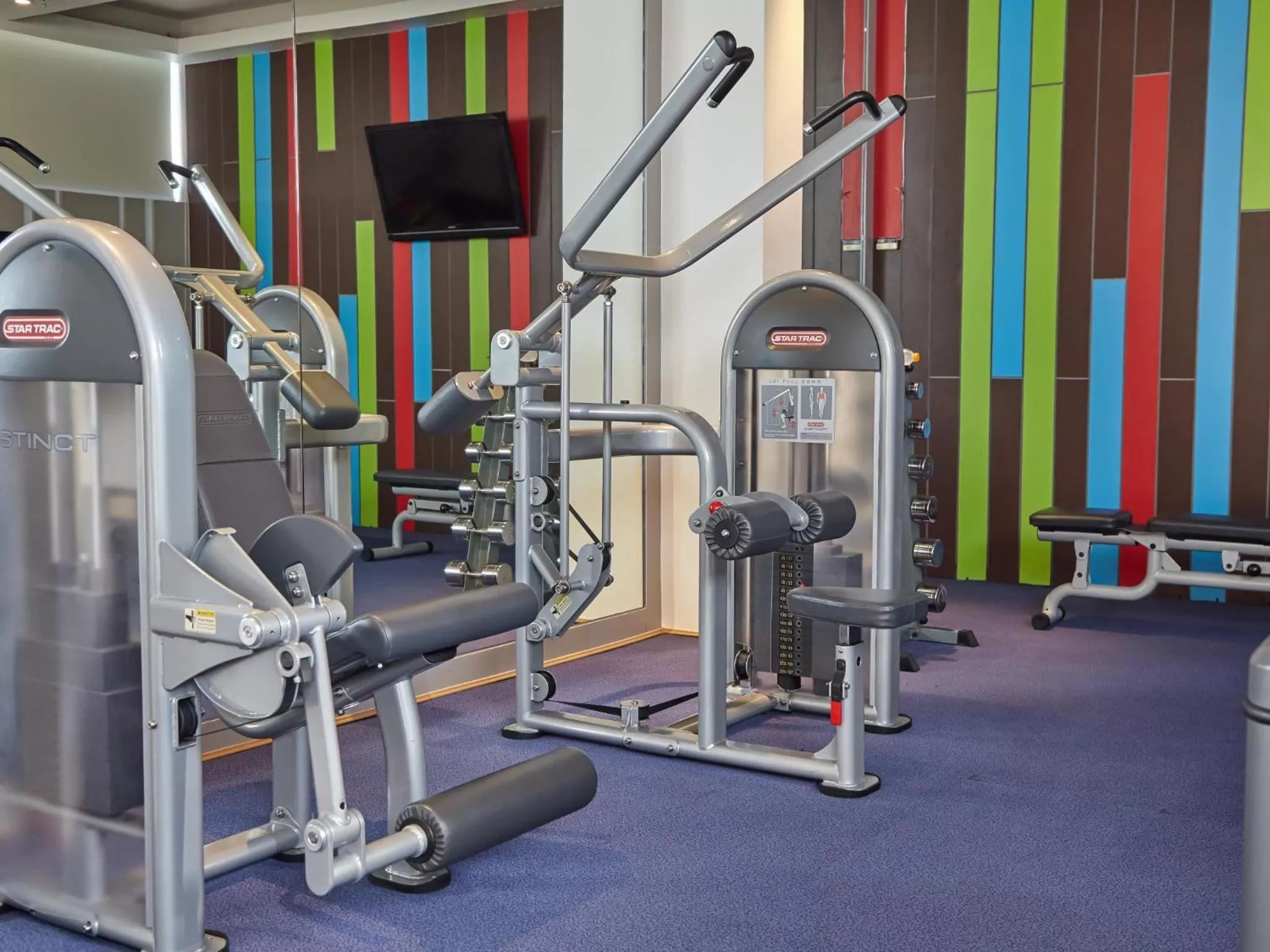 Fitness centre/facilities in Maple Hotel