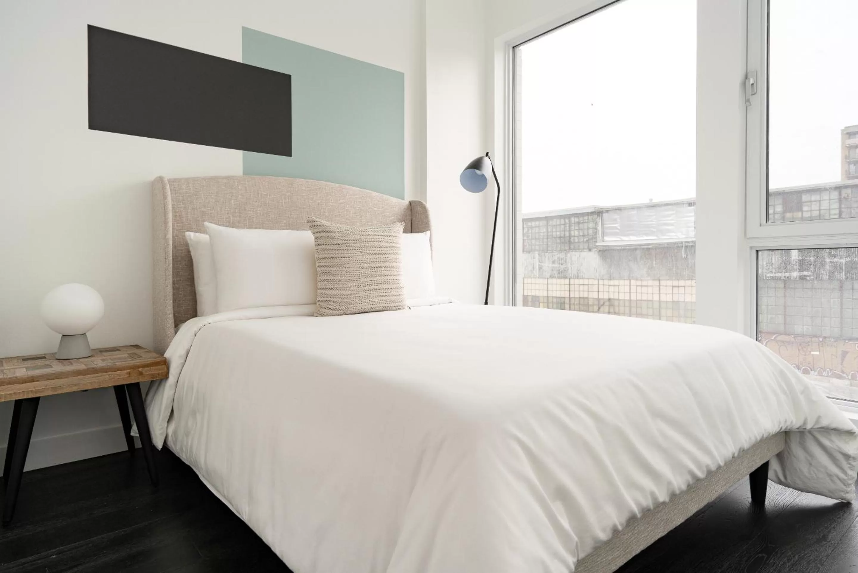 Living room, Bed in Sonder at The Richmond