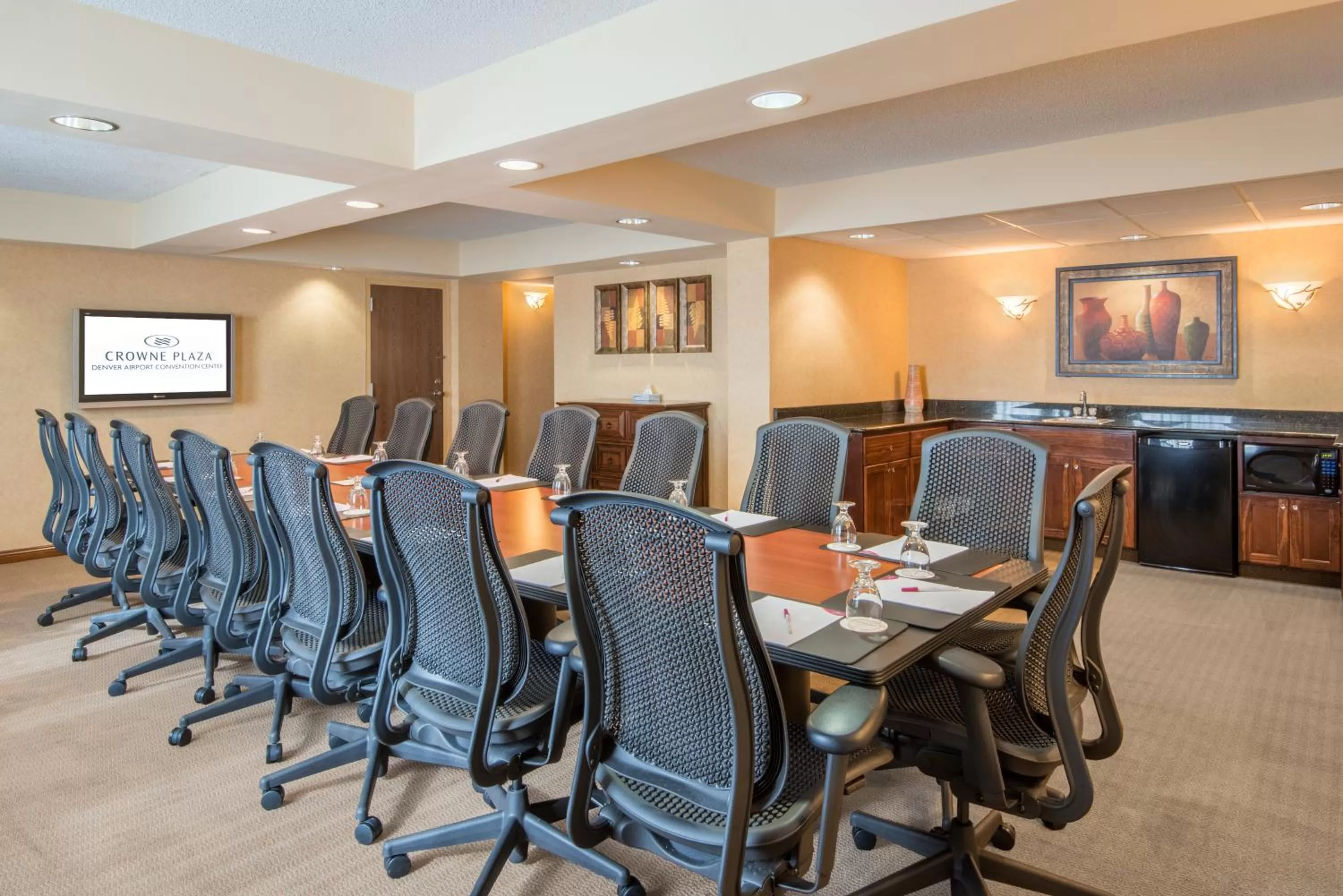 Meeting/conference room in Crowne Plaza Denver International Airport, an IHG Hotel