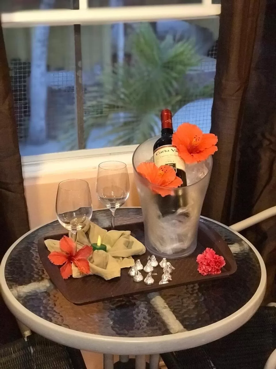 Food and drinks in Tropical Paradise