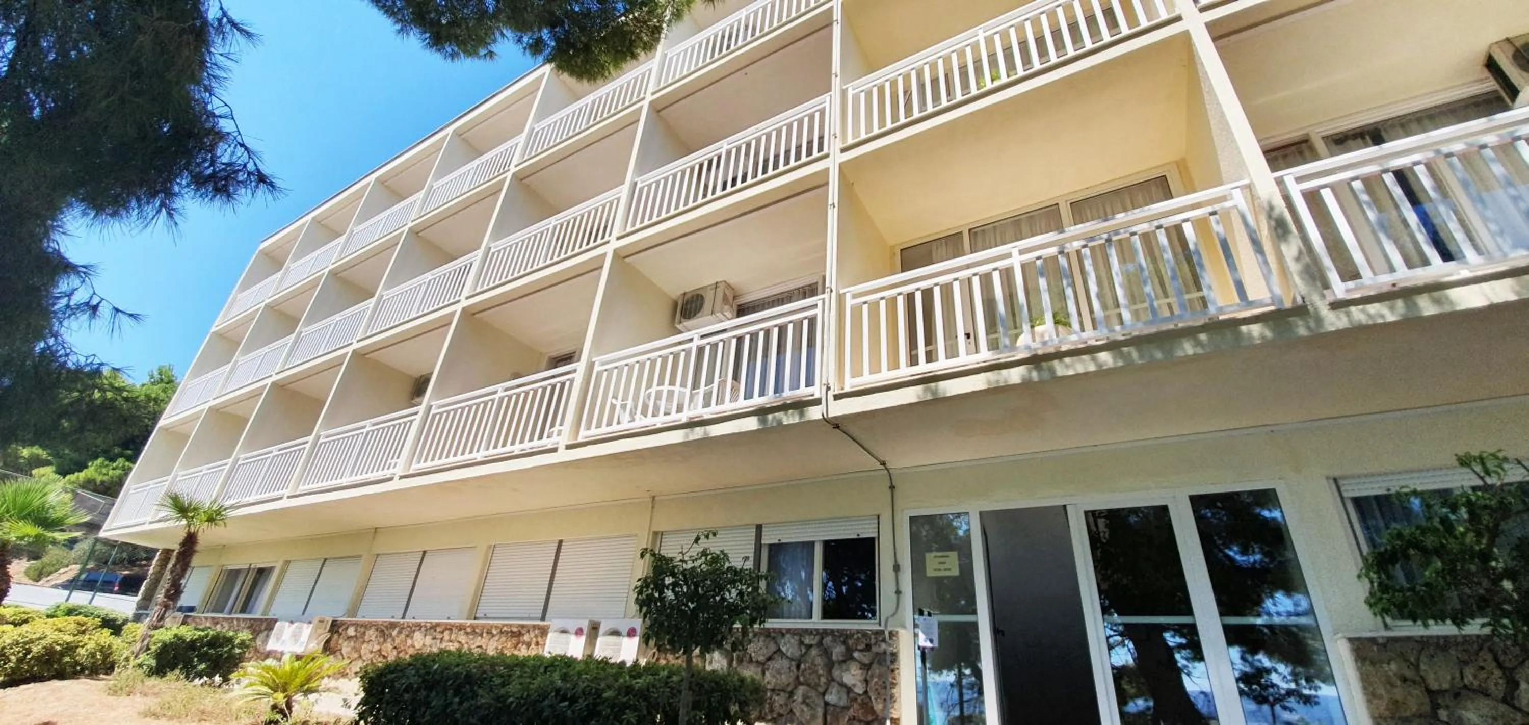 Restaurant/places to eat in Sagitta All inclusive light