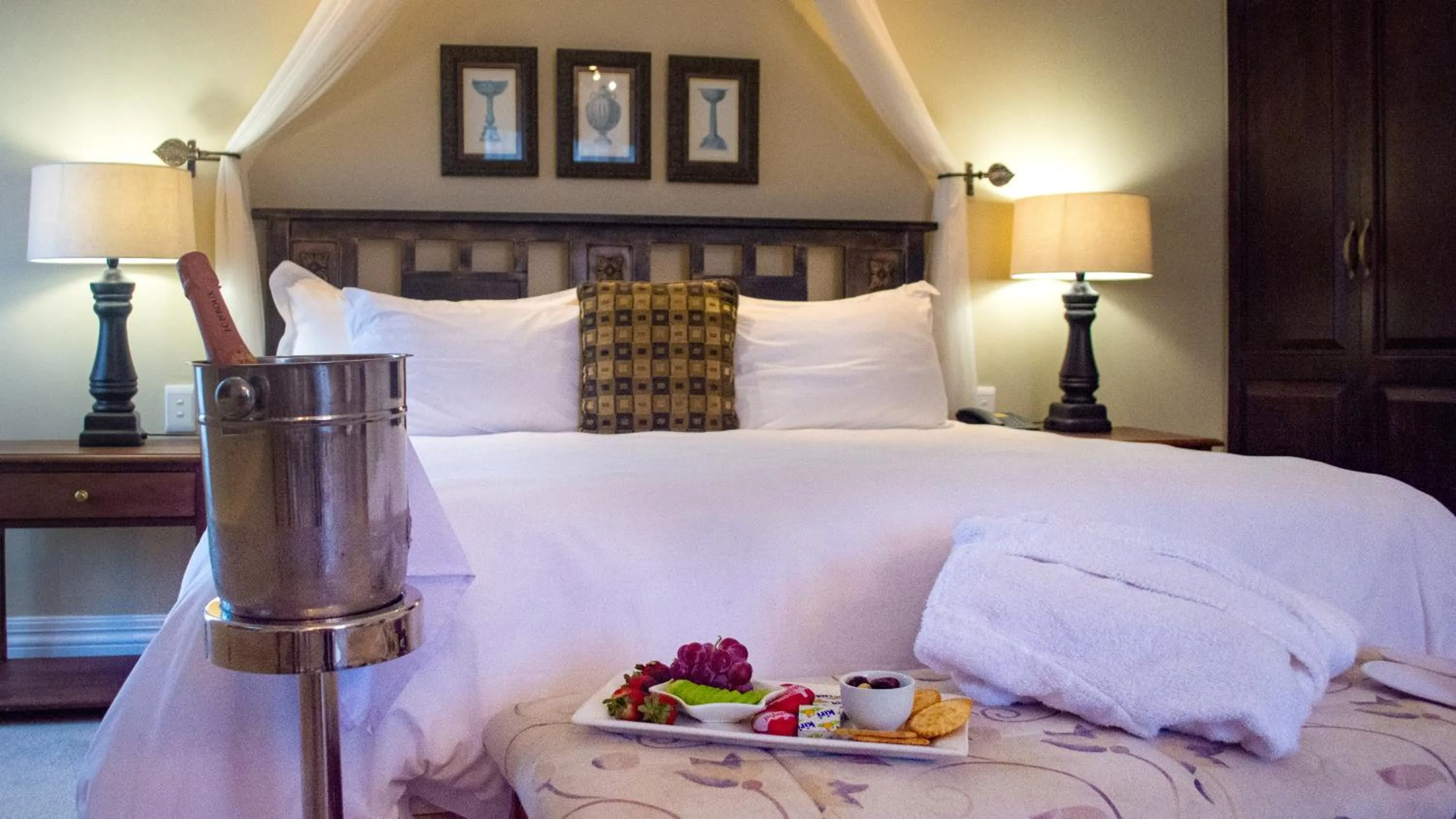 Bed in Premier Hotel The Richards