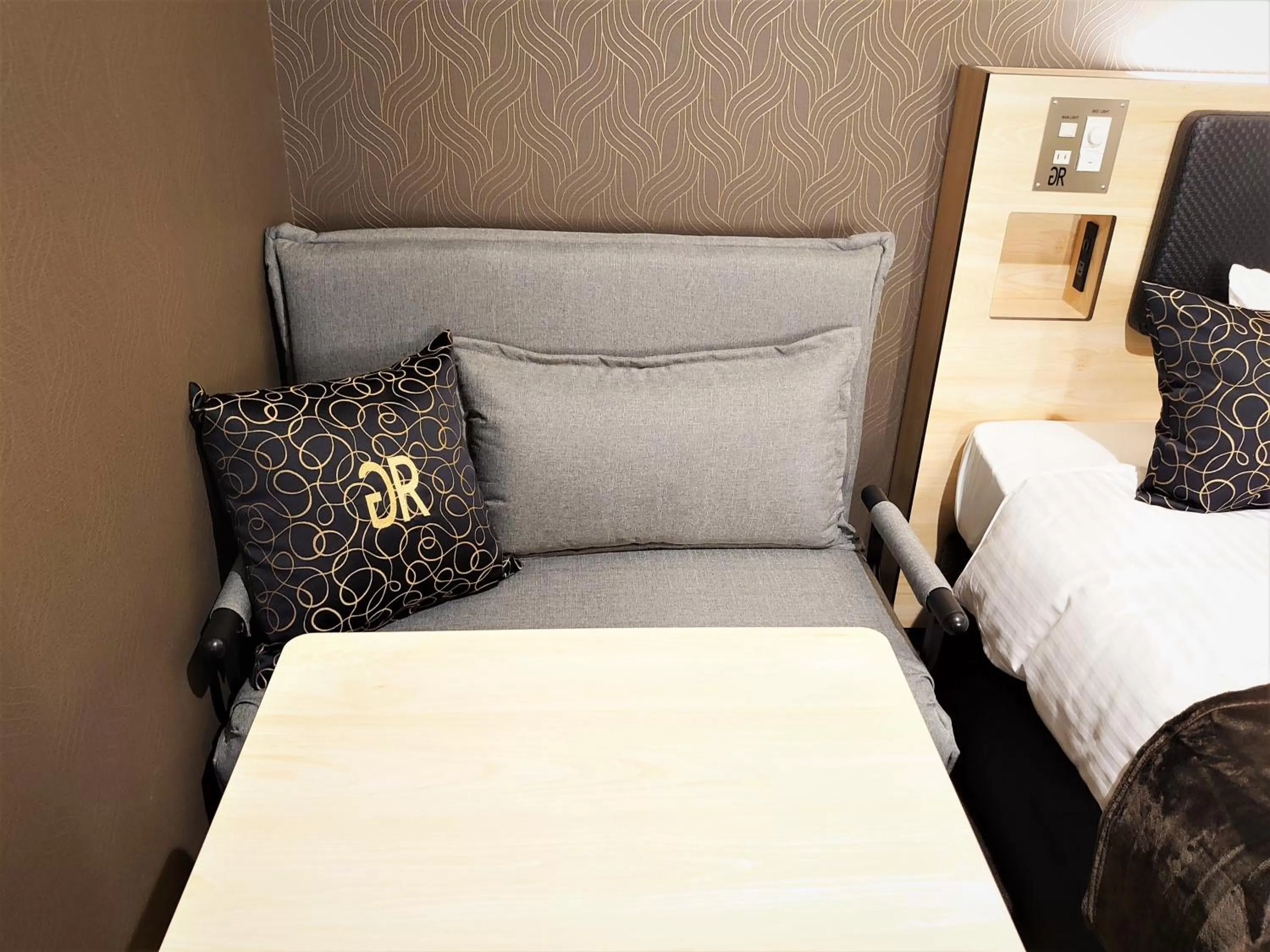 Photo of the whole room, Seating Area in Green Rich Hotel Matsue Station Across - Artificial hot spring Futamata Yunohana