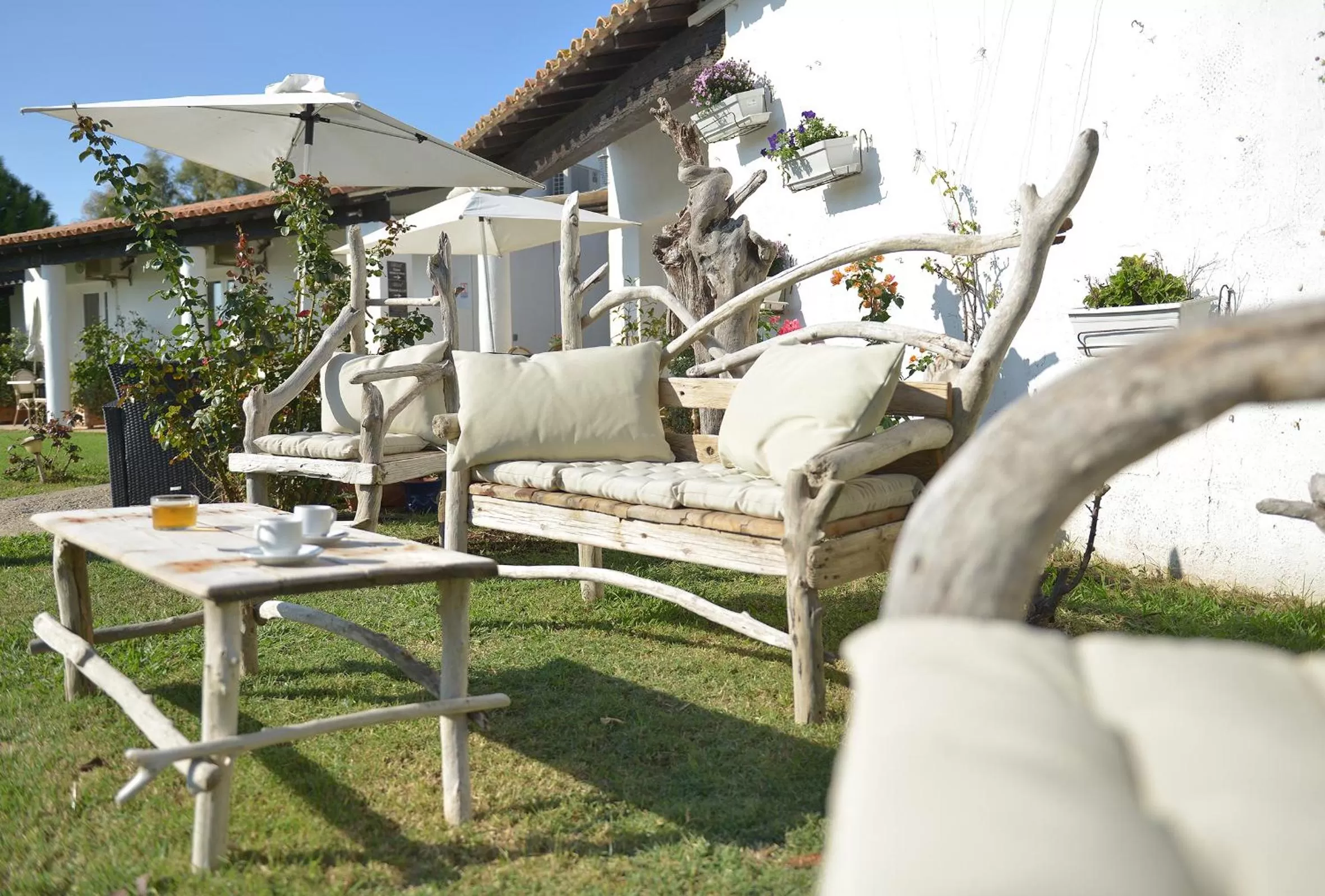 Property building in Mas de la Grenouillère Hôtel et Centre équestre en pleine nature