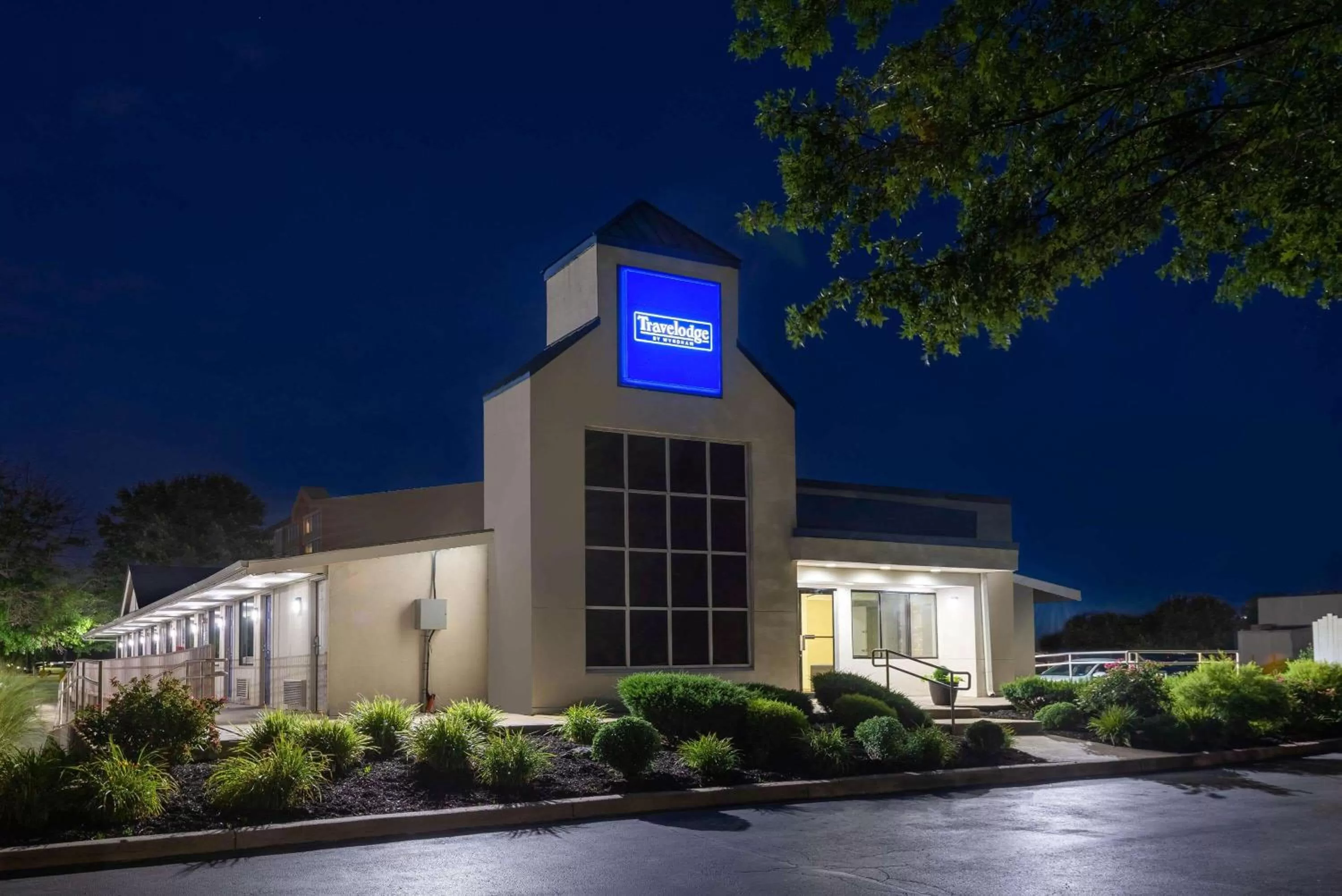 Property building in Travelodge by Wyndham Essington / Philadelphia Airport